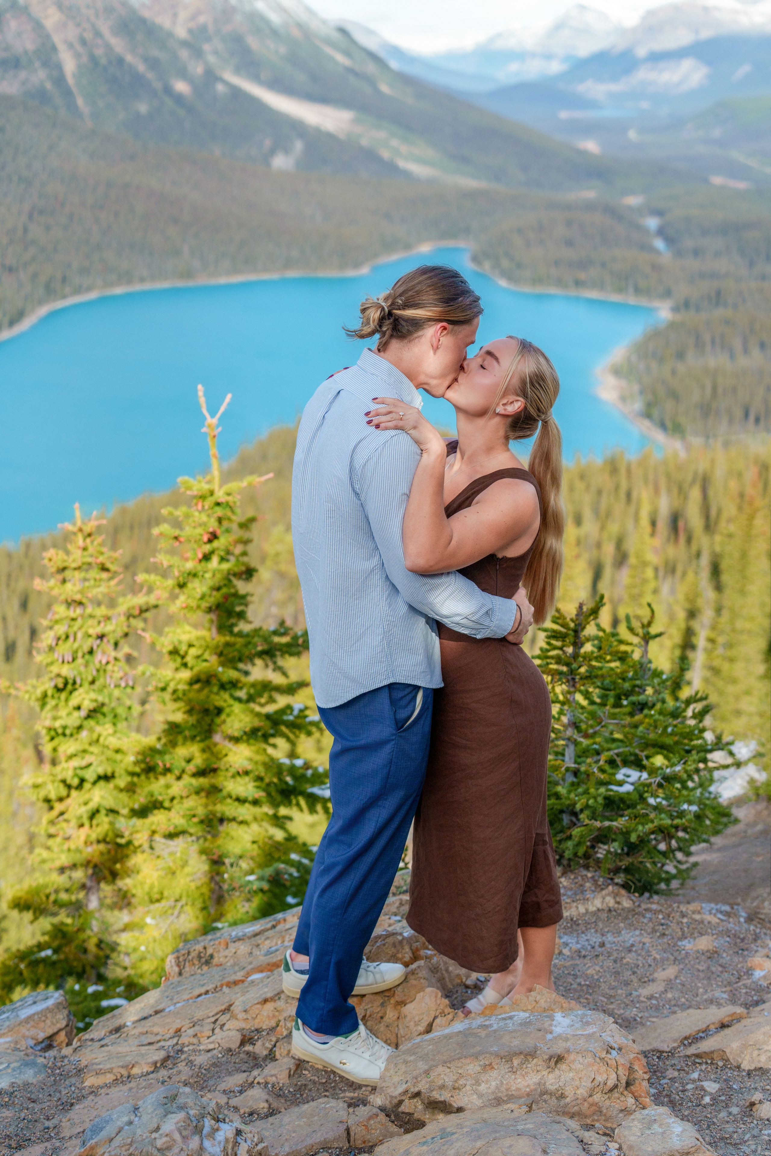 Lachlan & Imoga — Engagement — Peyto Lake / Banff. Engagement, Wedding & Family Photographer in Calgary | allo Photography