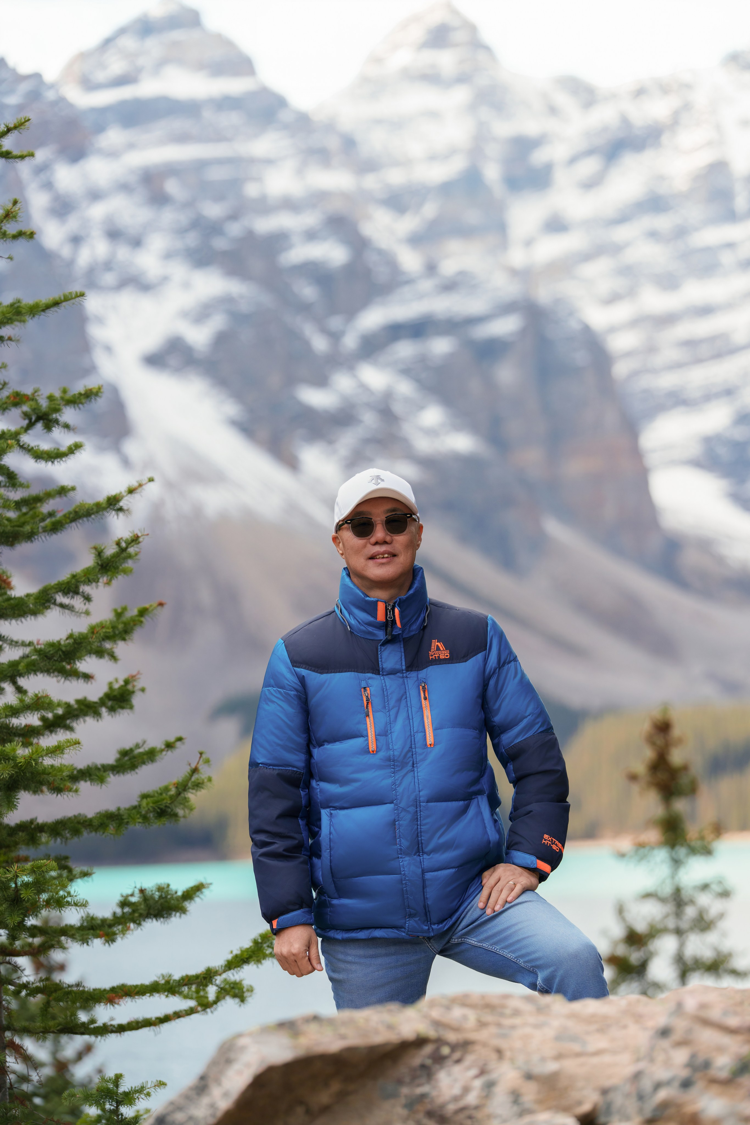 Jona’s Friends — Moraine Lake / Banff. Engagement, Wedding & Family Photographer in Calgary | allo Photography