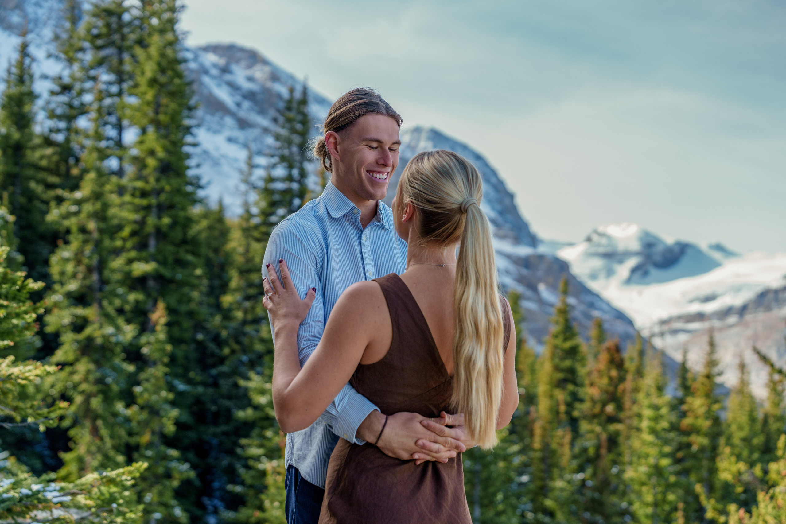 Lachlan & Imoga — Engagement — Peyto Lake / Banff. Engagement, Wedding & Family Photographer in Calgary | allo Photography