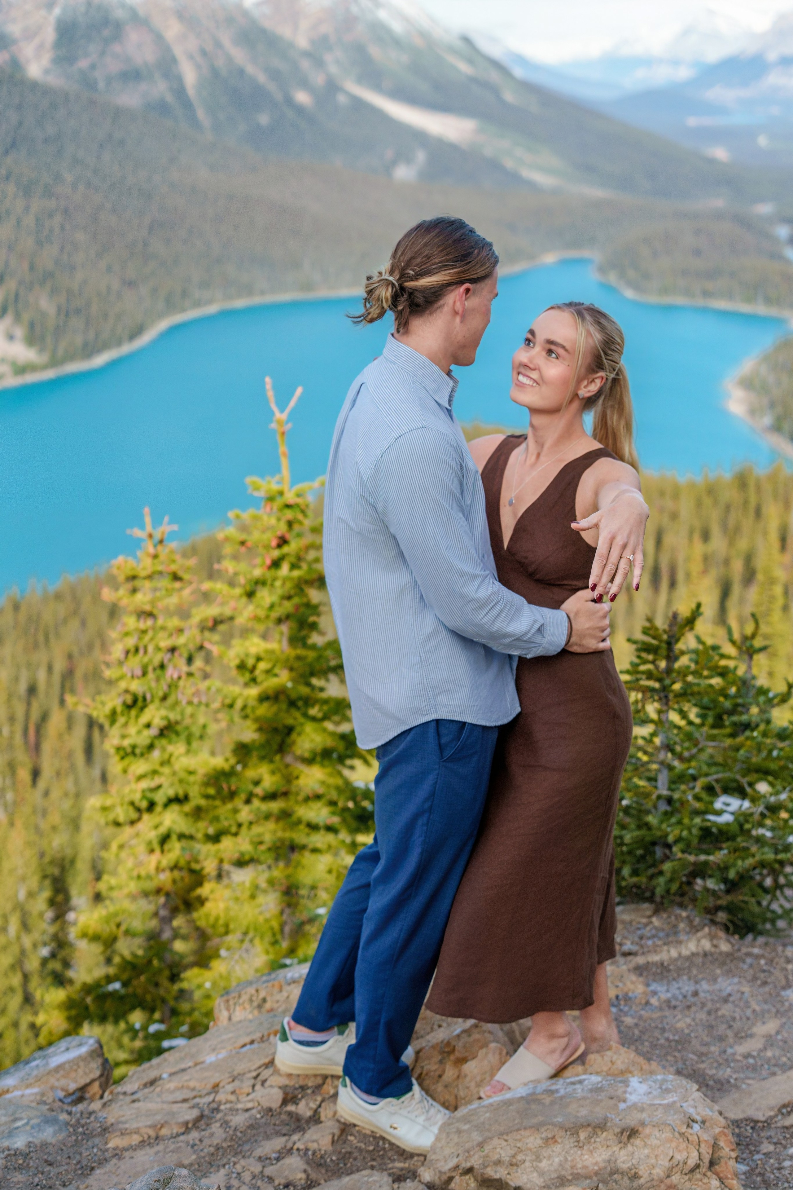 Lachlan & Imoga — Engagement — Peyto Lake / Banff. Engagement, Wedding & Family Photographer in Calgary | allo Photography