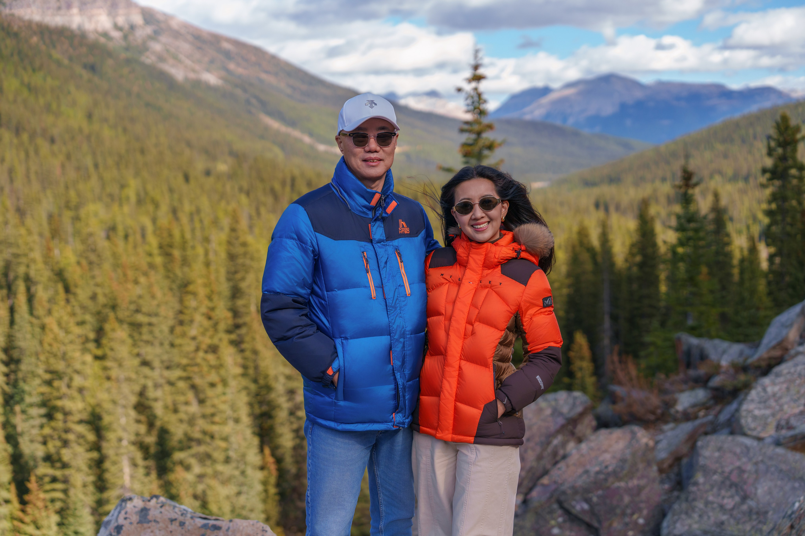 Jona’s Friends — Moraine Lake / Banff. Engagement, Wedding & Family Photographer in Calgary | allo Photography