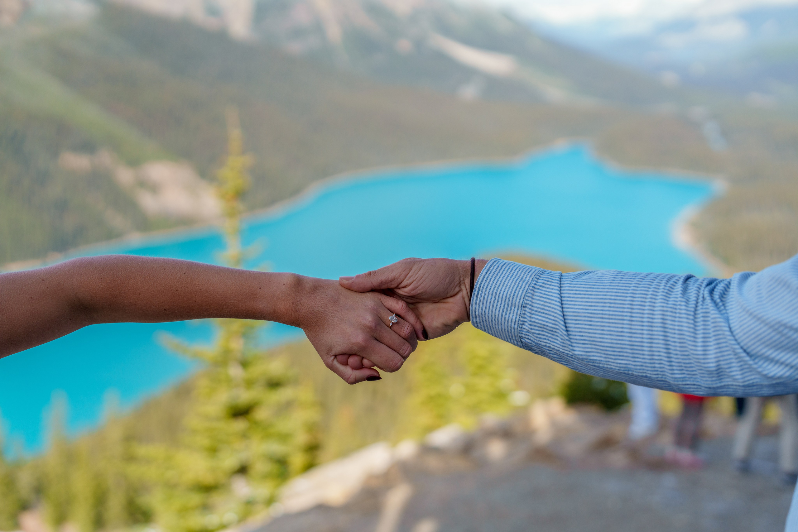 Lachlan & Imoga — Engagement — Peyto Lake / Banff. Engagement, Wedding & Family Photographer in Calgary | allo Photography