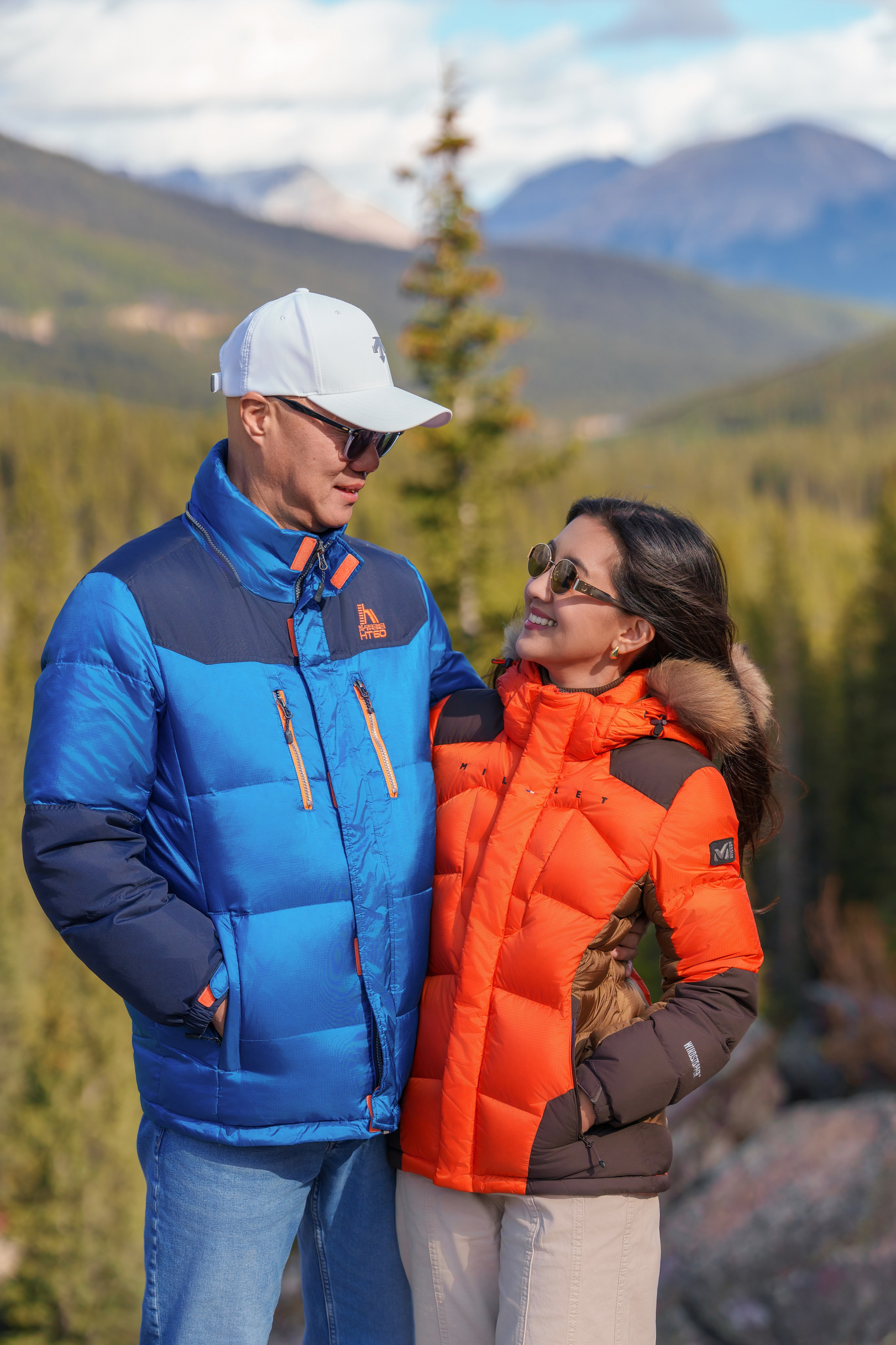 Jona’s Friends — Moraine Lake / Banff. Engagement, Wedding & Family Photographer in Calgary | allo Photography