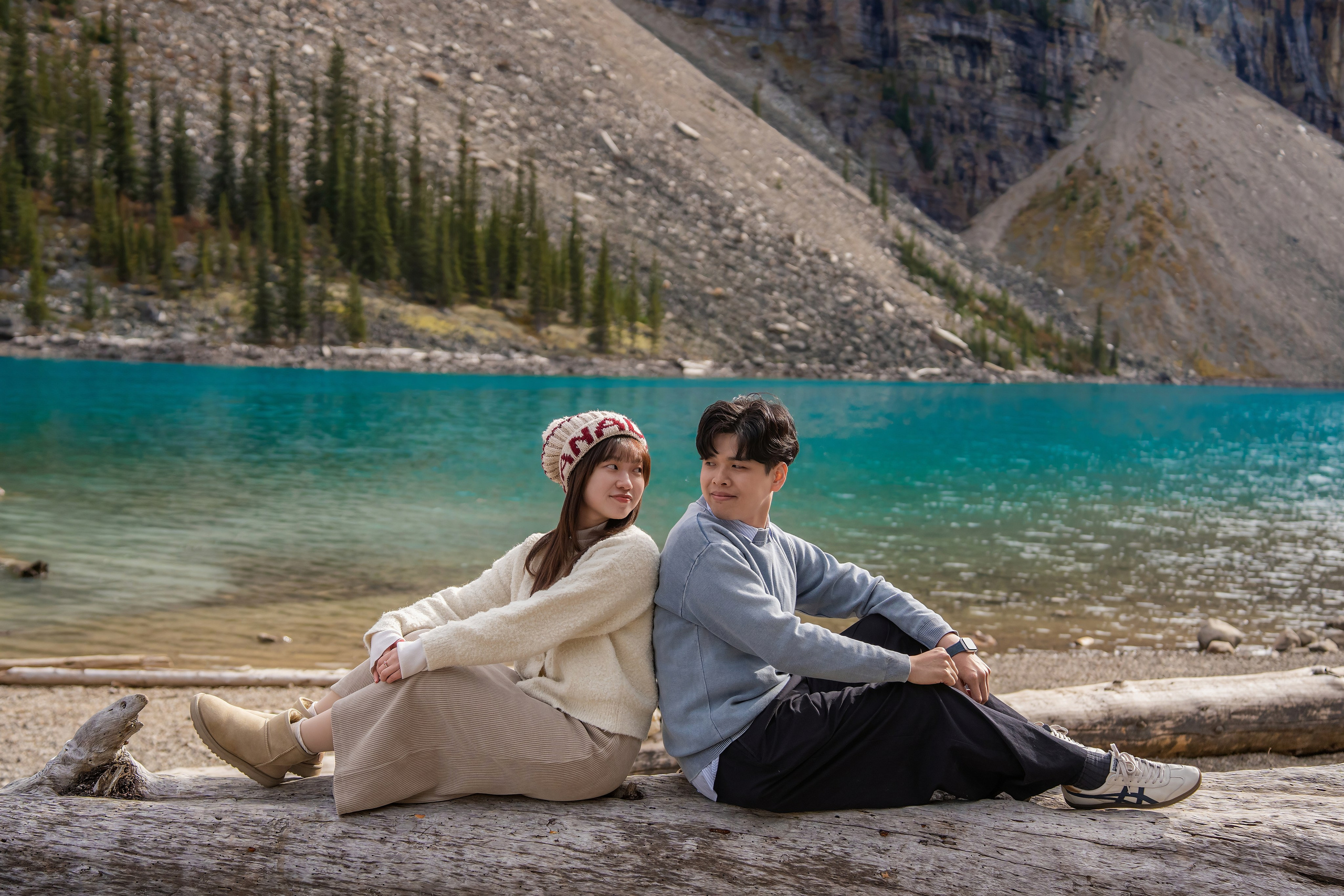 Moraine Lake & Lake Louise Photographer | Surprise Proposals, Family & Groups Photo Sessions in Banff, Alberta | allo Photography