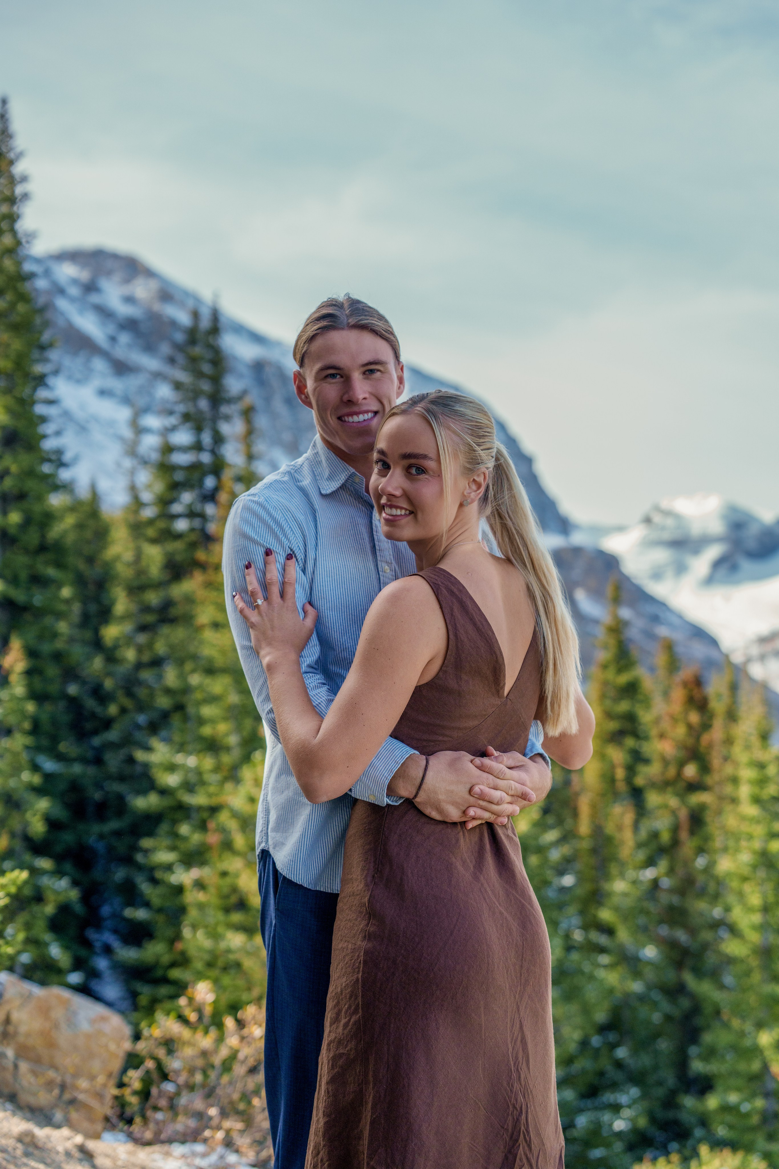 Lachlan & Imoga — Engagement — Peyto Lake / Banff. Engagement, Wedding & Family Photographer in Calgary | allo Photography