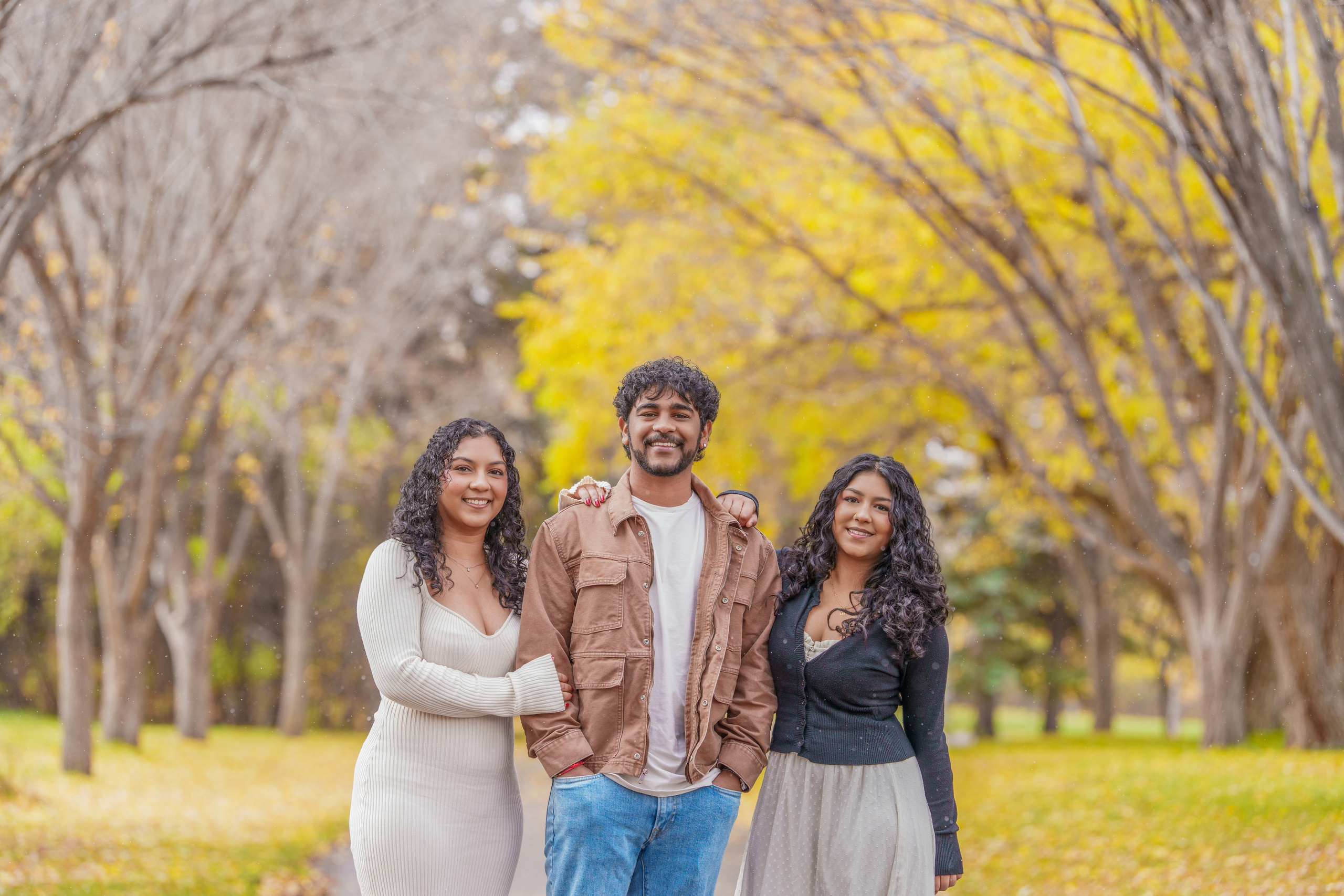 Arshi’s Family. Engagement, Wedding & Family Photographer in Calgary | allo Photography