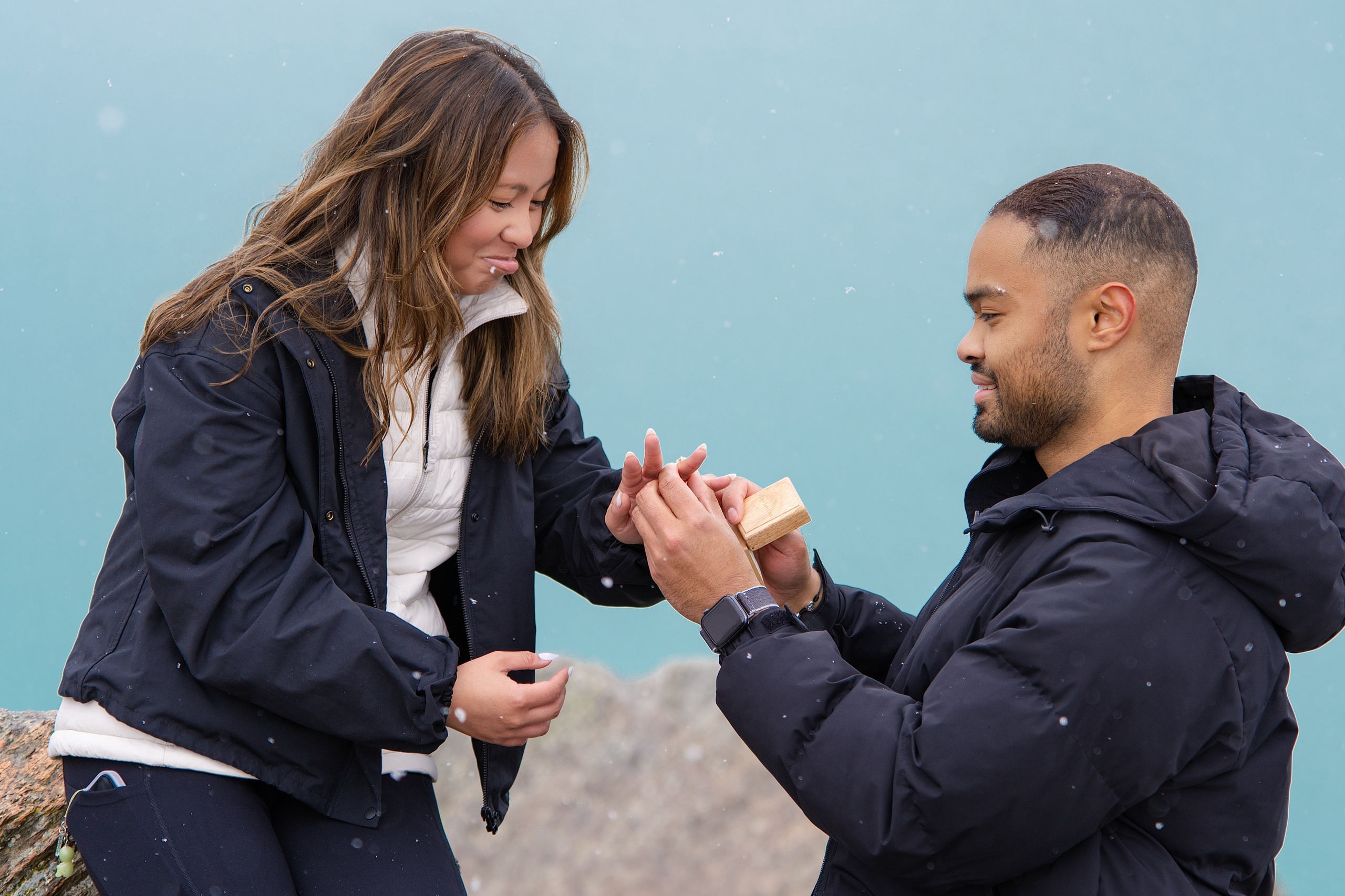 Moraine Lake & Lake Louise Photographer | Surprise Proposals, Family & Groups Photo Sessions in Banff, Alberta | allo Photography