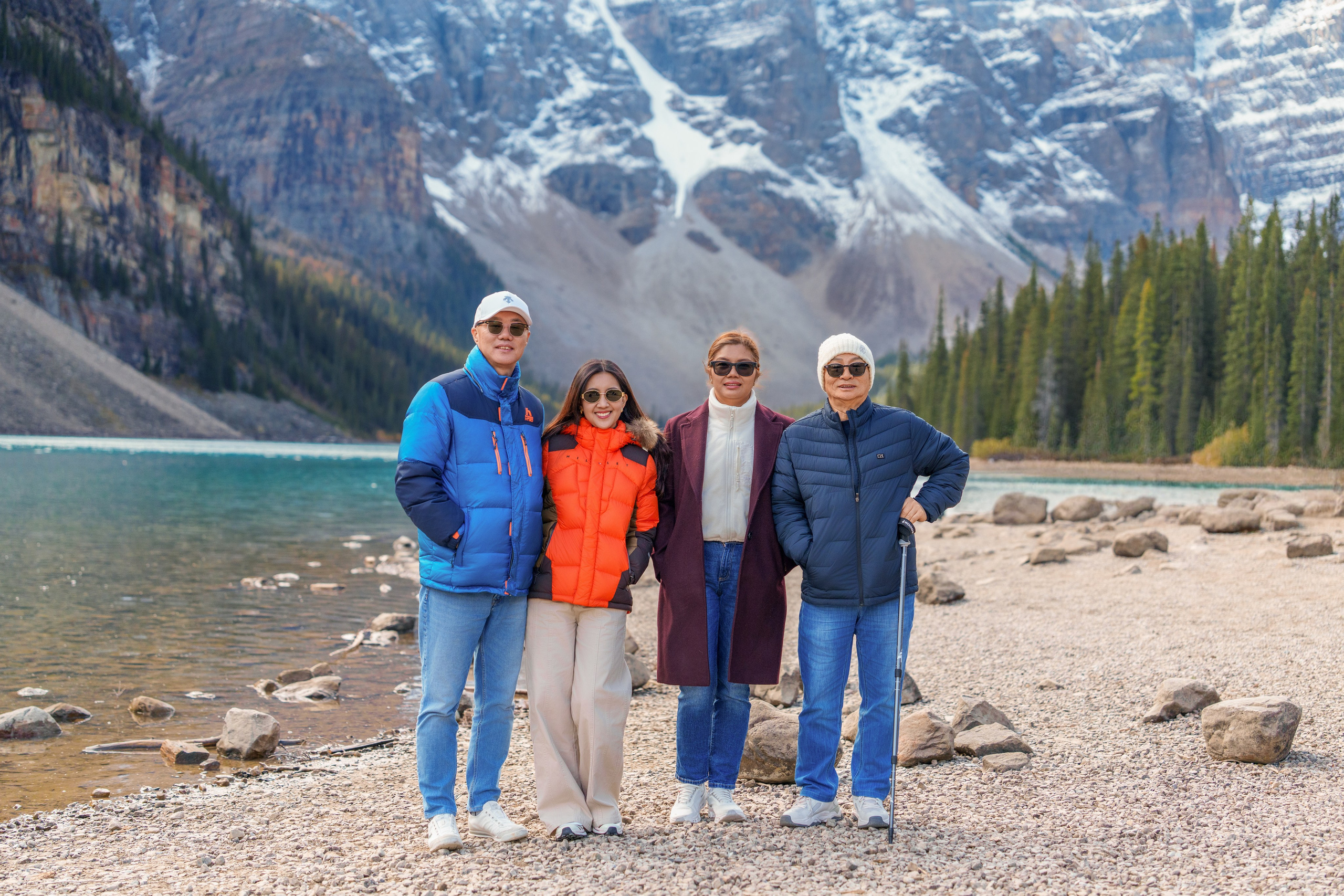 Jona’s Friends — Moraine Lake / Banff. Engagement, Wedding & Family Photographer in Calgary | allo Photography