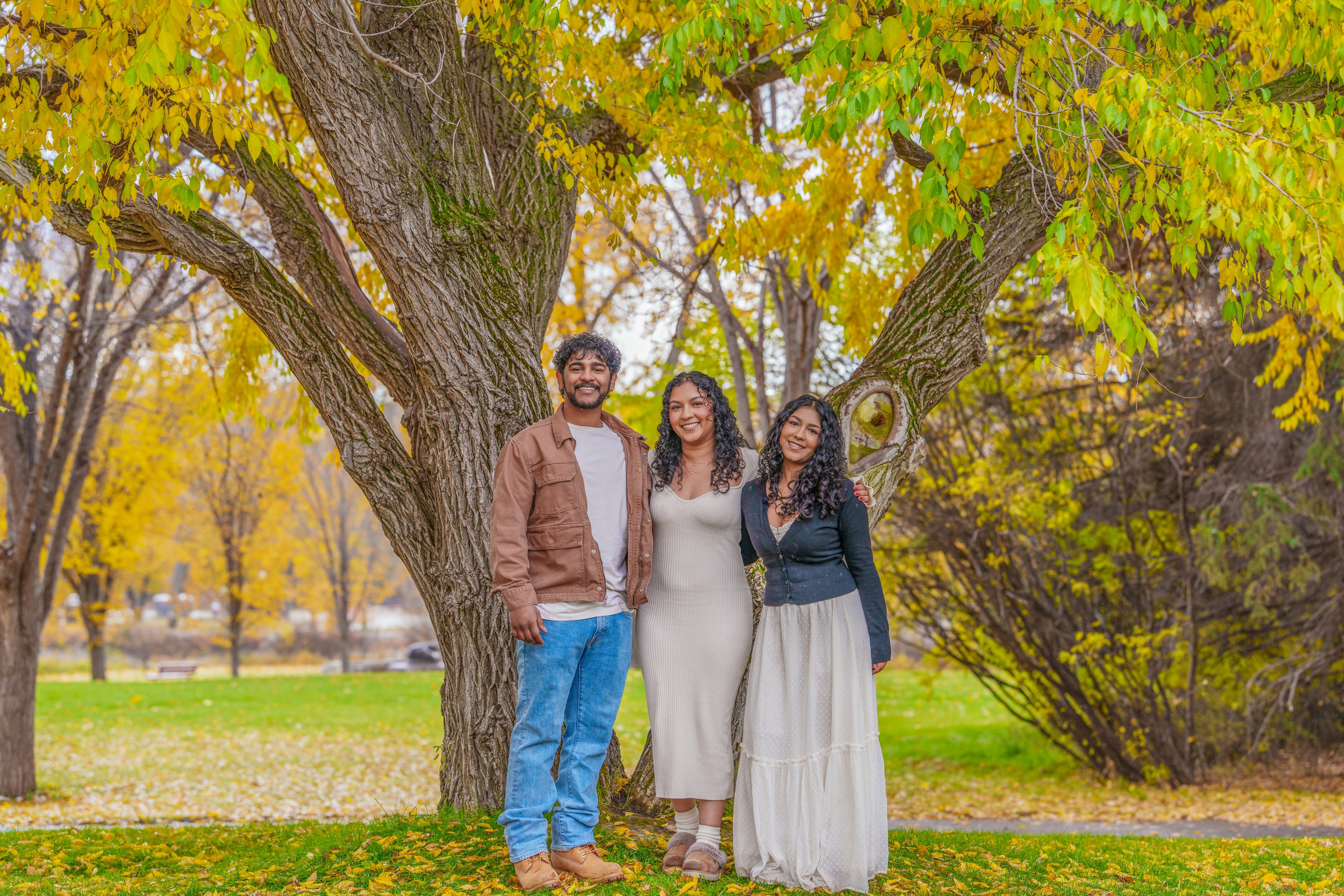 Arshi’s Family. Engagement, Wedding & Family Photographer in Calgary | allo Photography