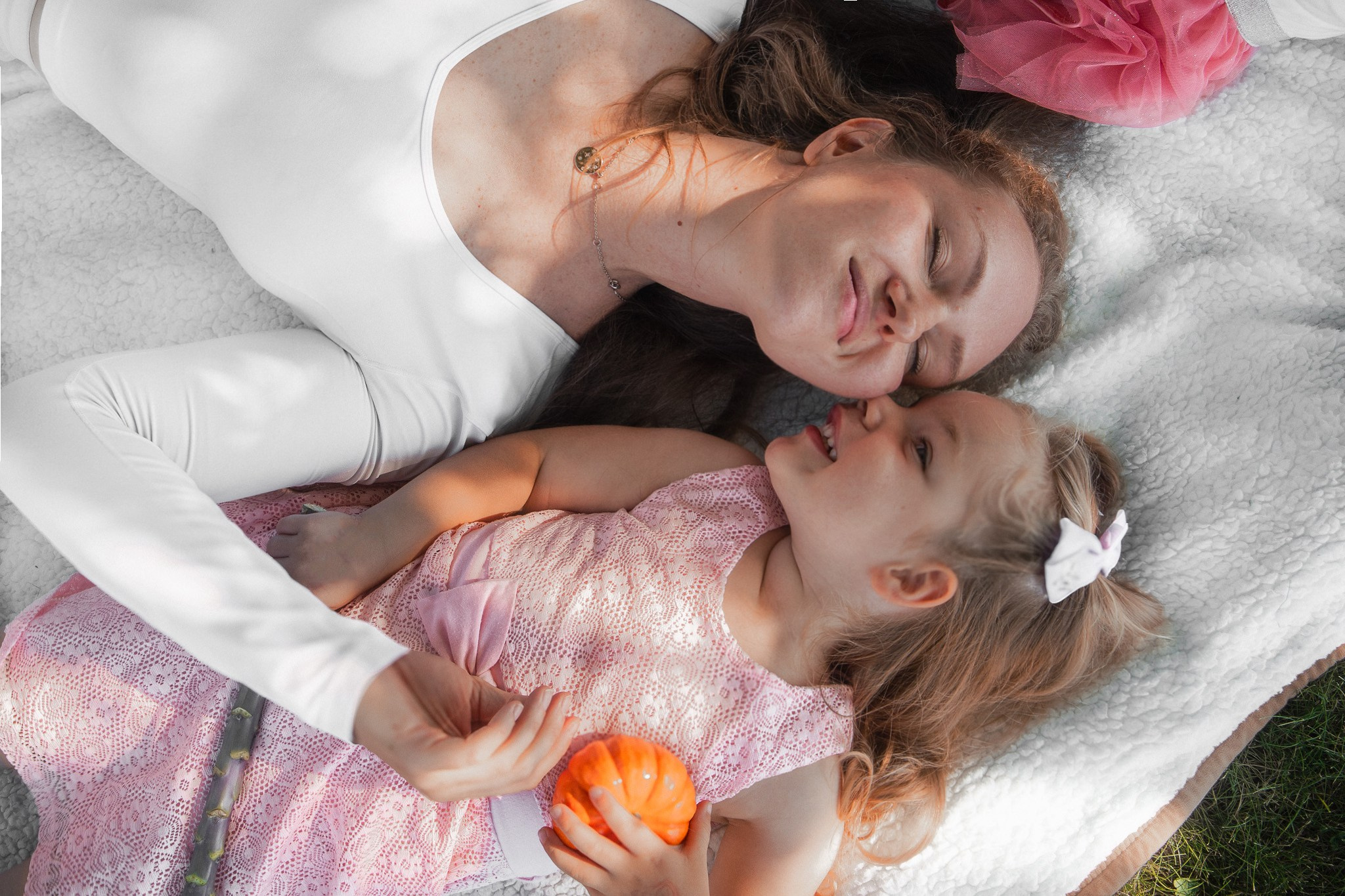 Mom and kids photography sessions in Windsor, Ontario