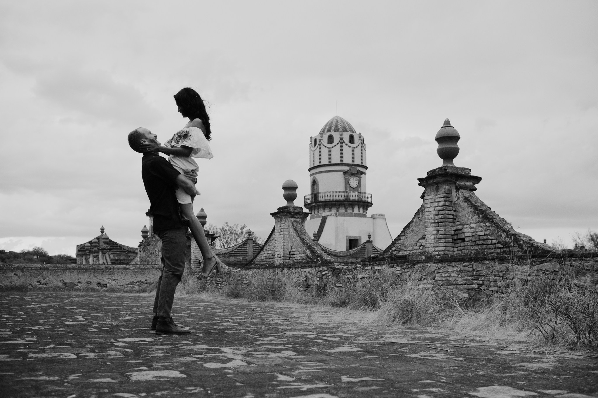 Frances y Trevor: Sesión pre boda en la hacienda de Peotillos. Fotógrafo de bodas