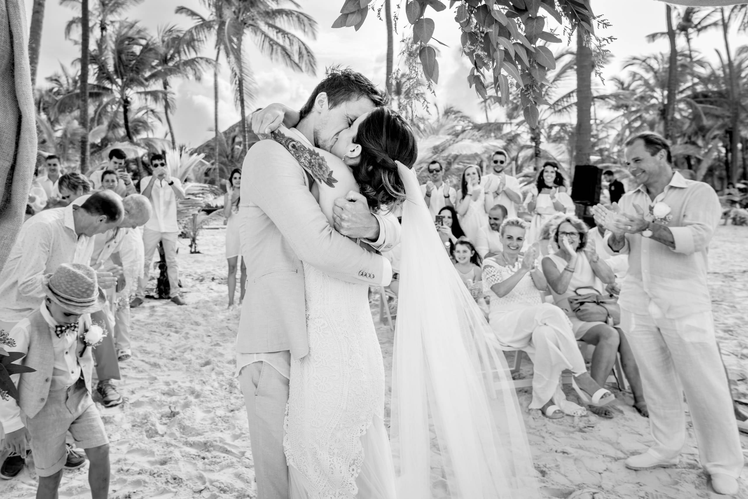 Coralie + Juani. Fotógrafo documental de bodas en Rosario, Argentina - Andrés Preumayr