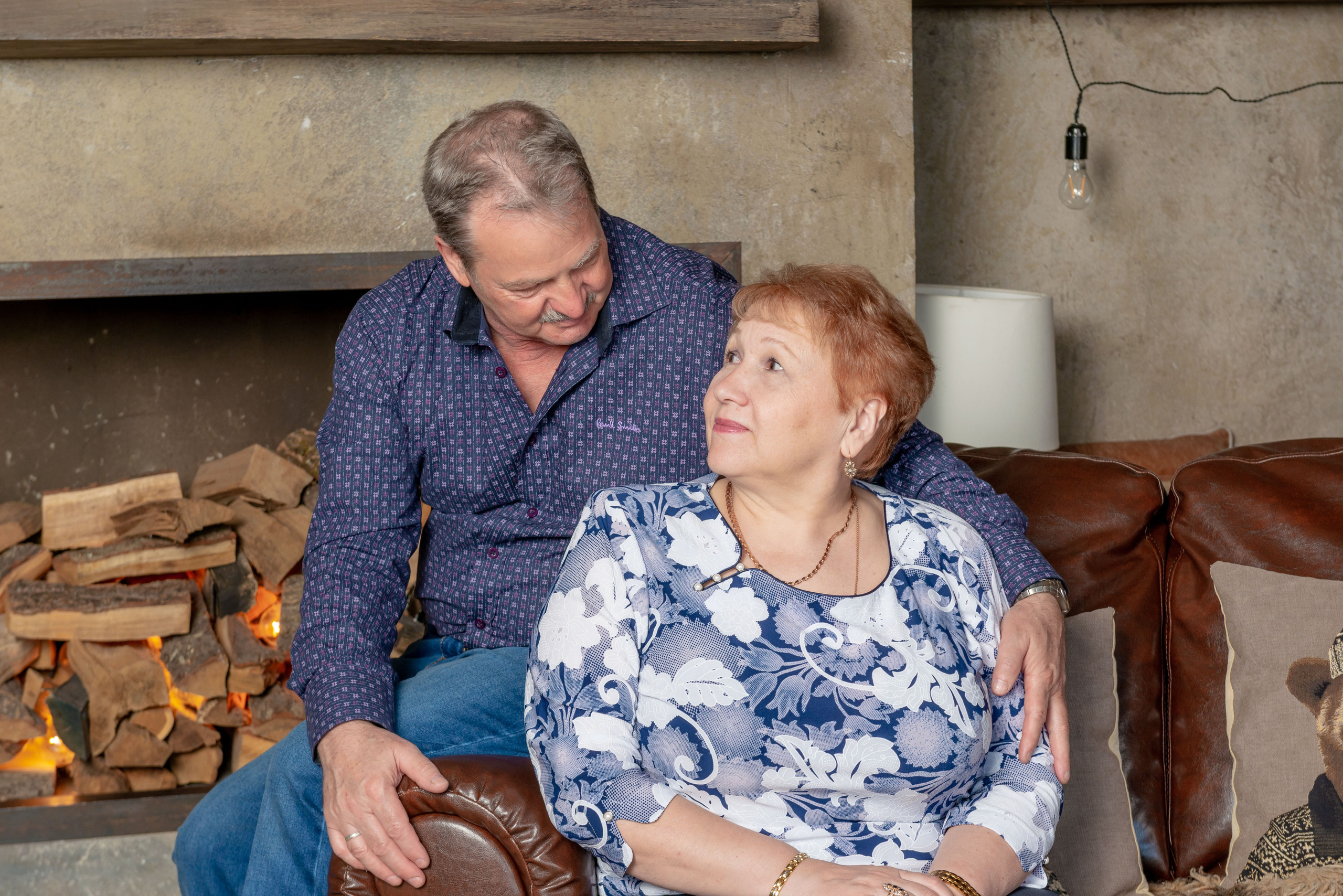 Photosession of a married couple in the studio. PHOTOGRAPHER QUINTANA ROO