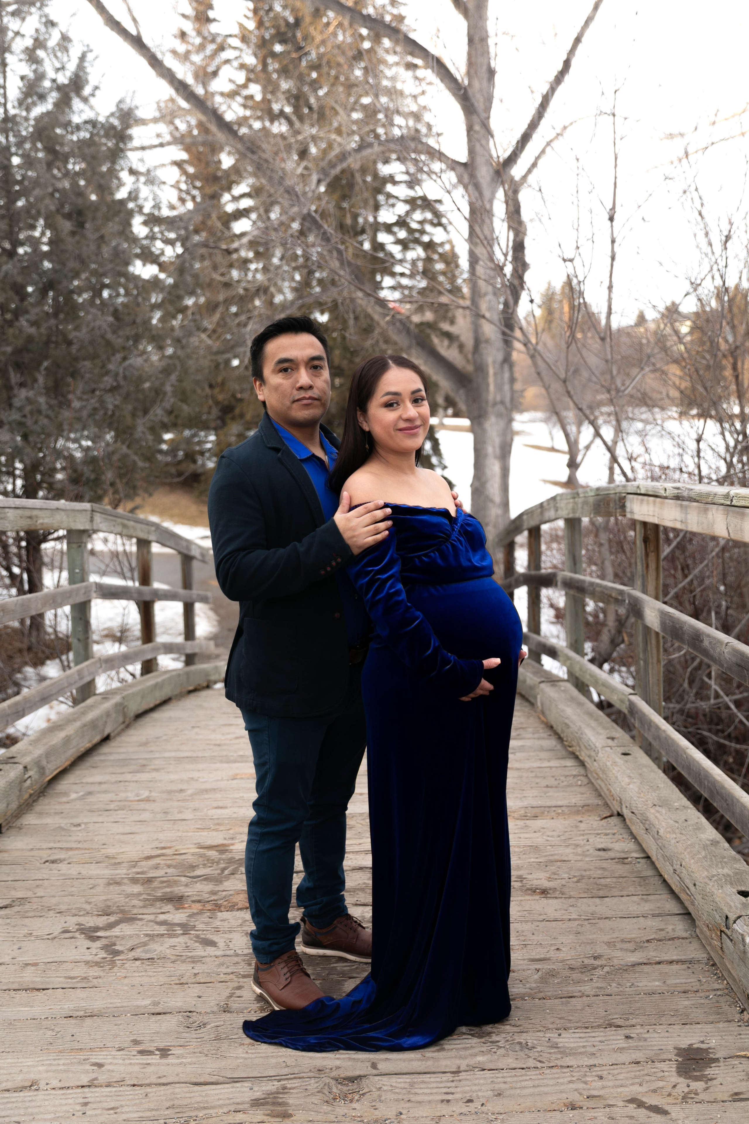 Maternity Photos — Confederation Park — Dulce. Fotografía accesible en Calgary