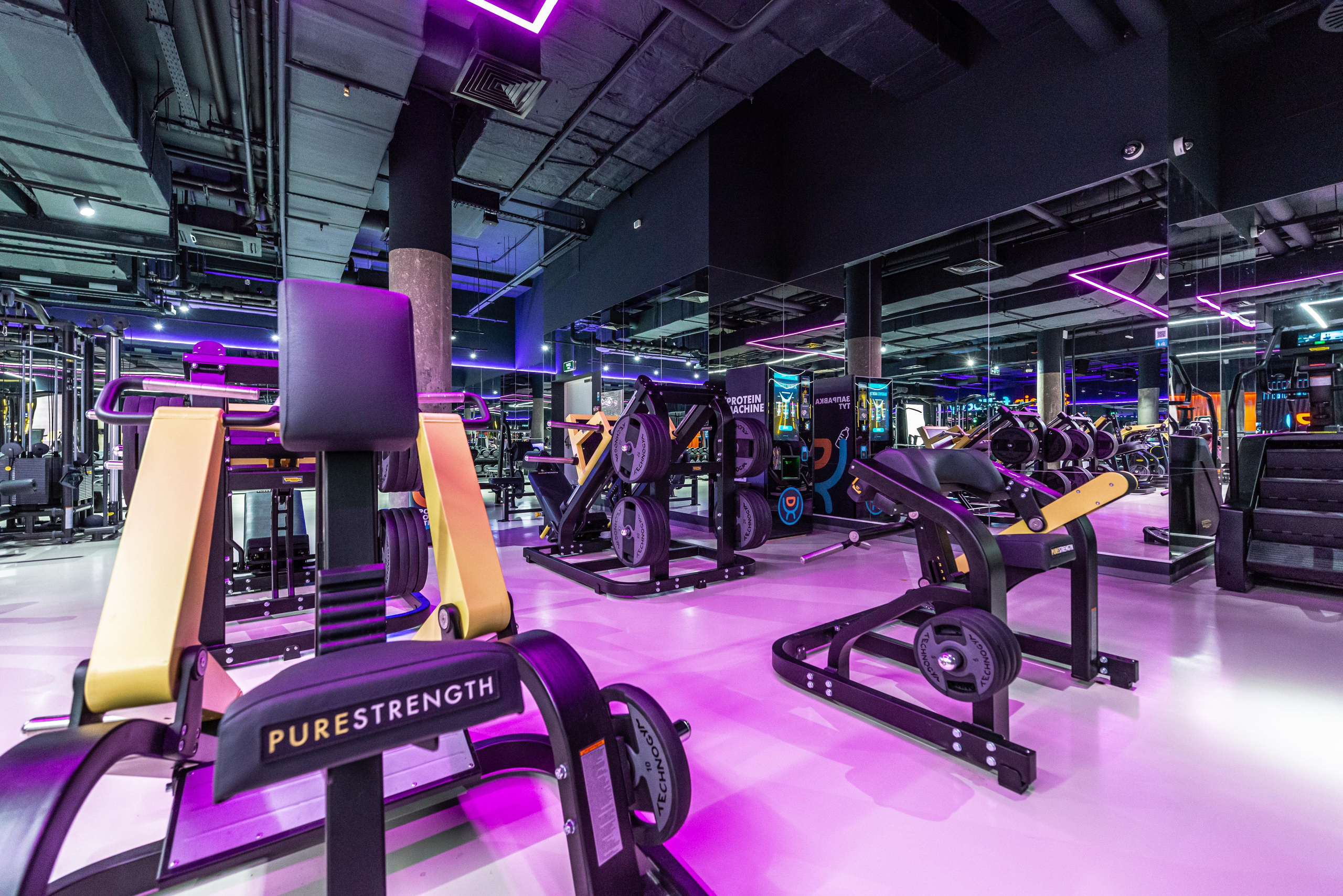 DDX Fitness в Место встречи Киргизия. PHOTOGRAPHER QUINTANA ROO