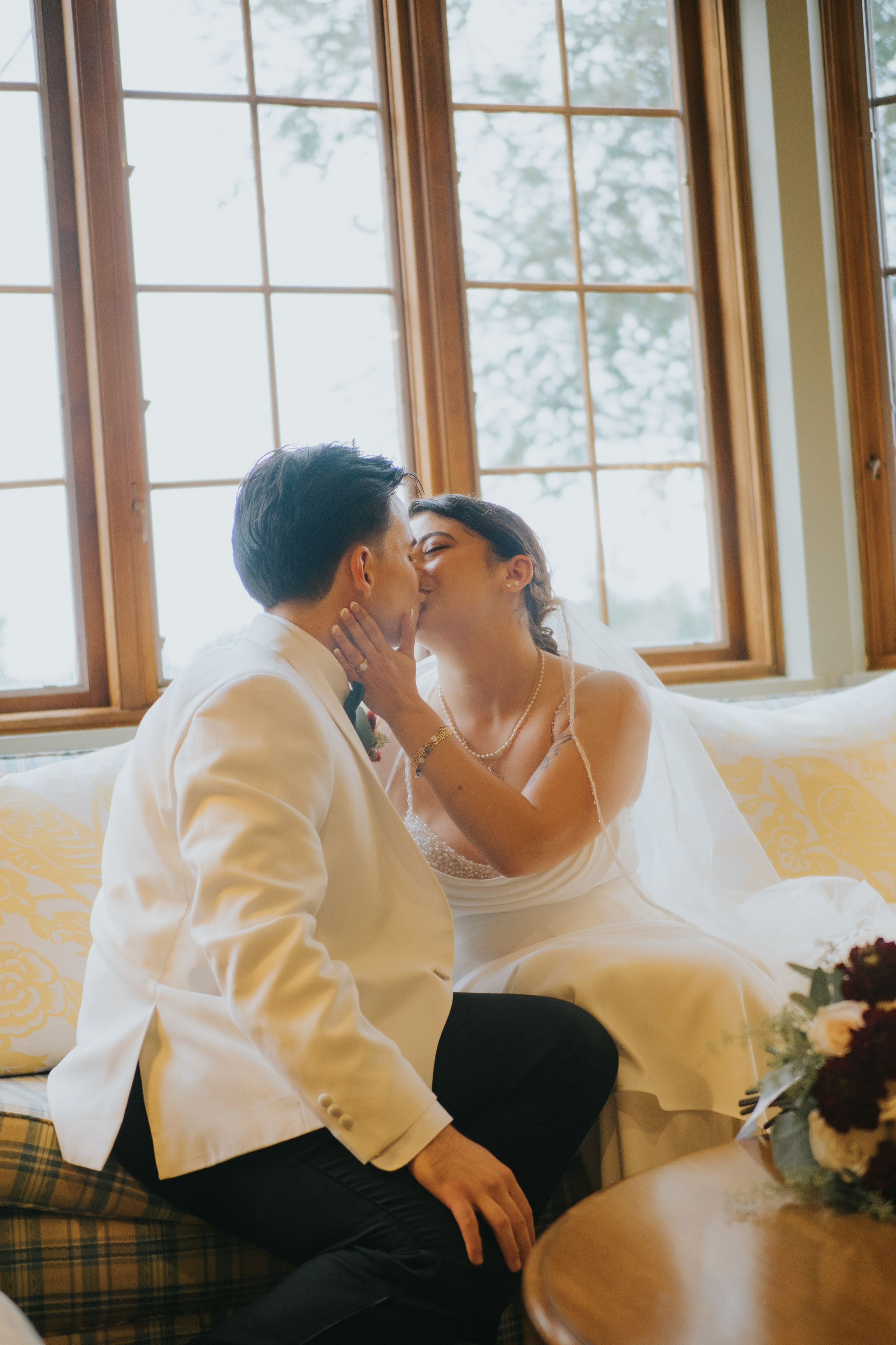 Wedding of Cassandra and Loïc in Beaconsfield, Montreal. Montreal Wedding Photographer — Muriel Oe Photo