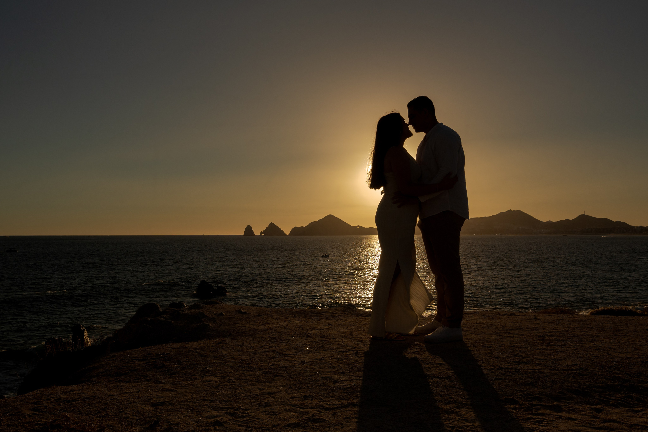 Couples Photographer & Engagements in Cabo San Lucas | Honeymoon & Anniversary – Izrael Reyna