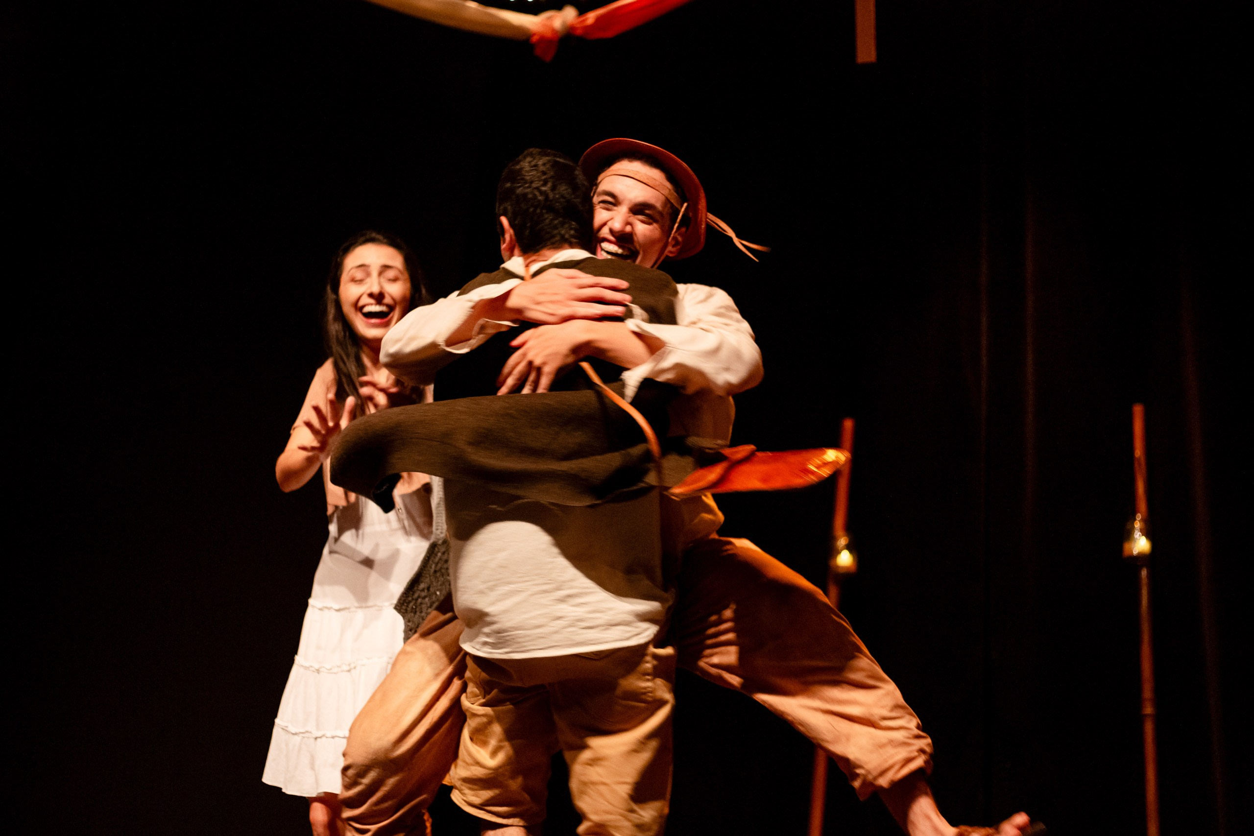 Fotografia de espetáculo teatral Auto da Compadecida do grupo de teatro Anchieta Arte Cênica