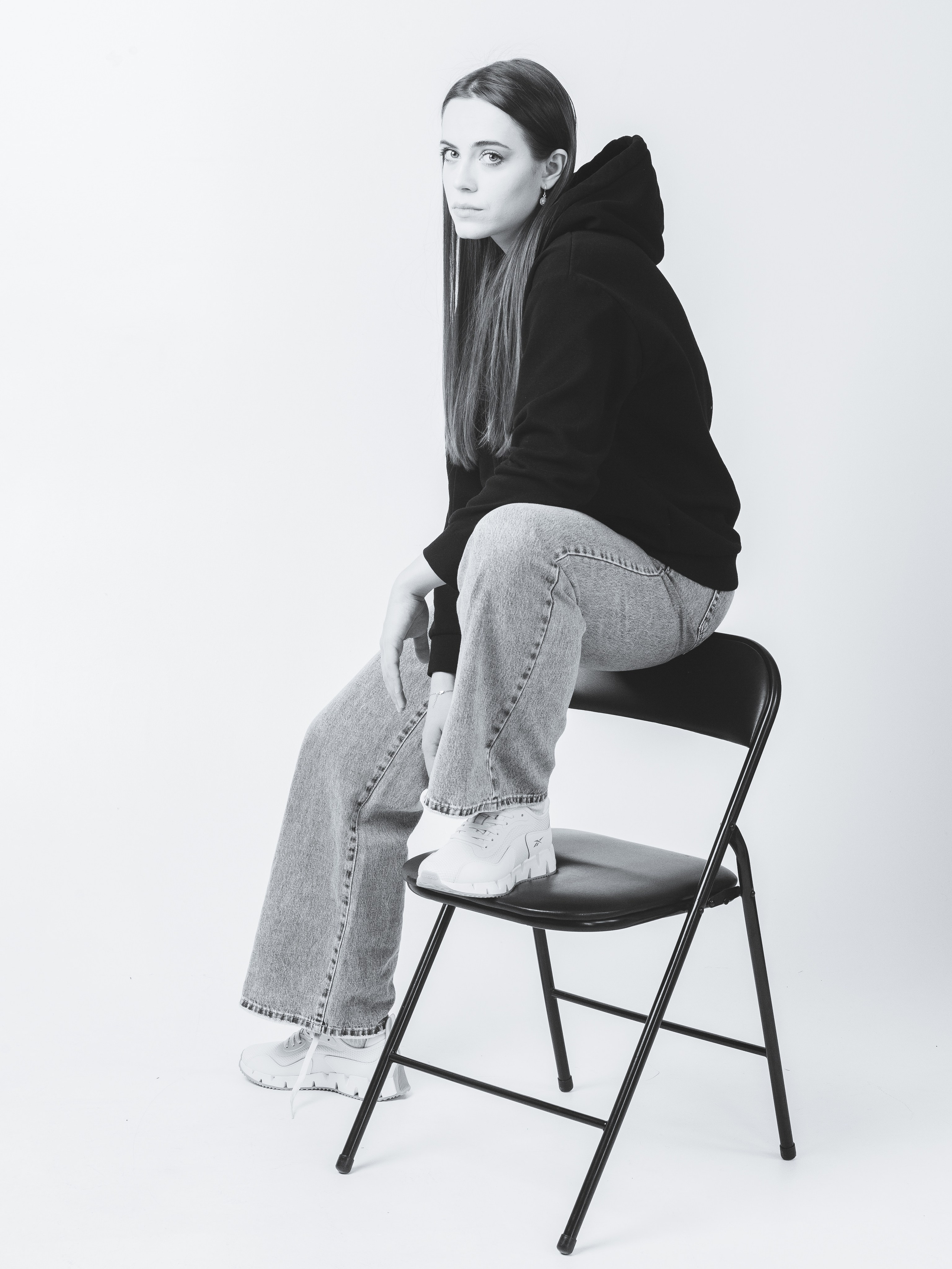 JULIA — STUDIO WORK. PORTRAIT AND LIFESTYLE PHOTOGRAPHER