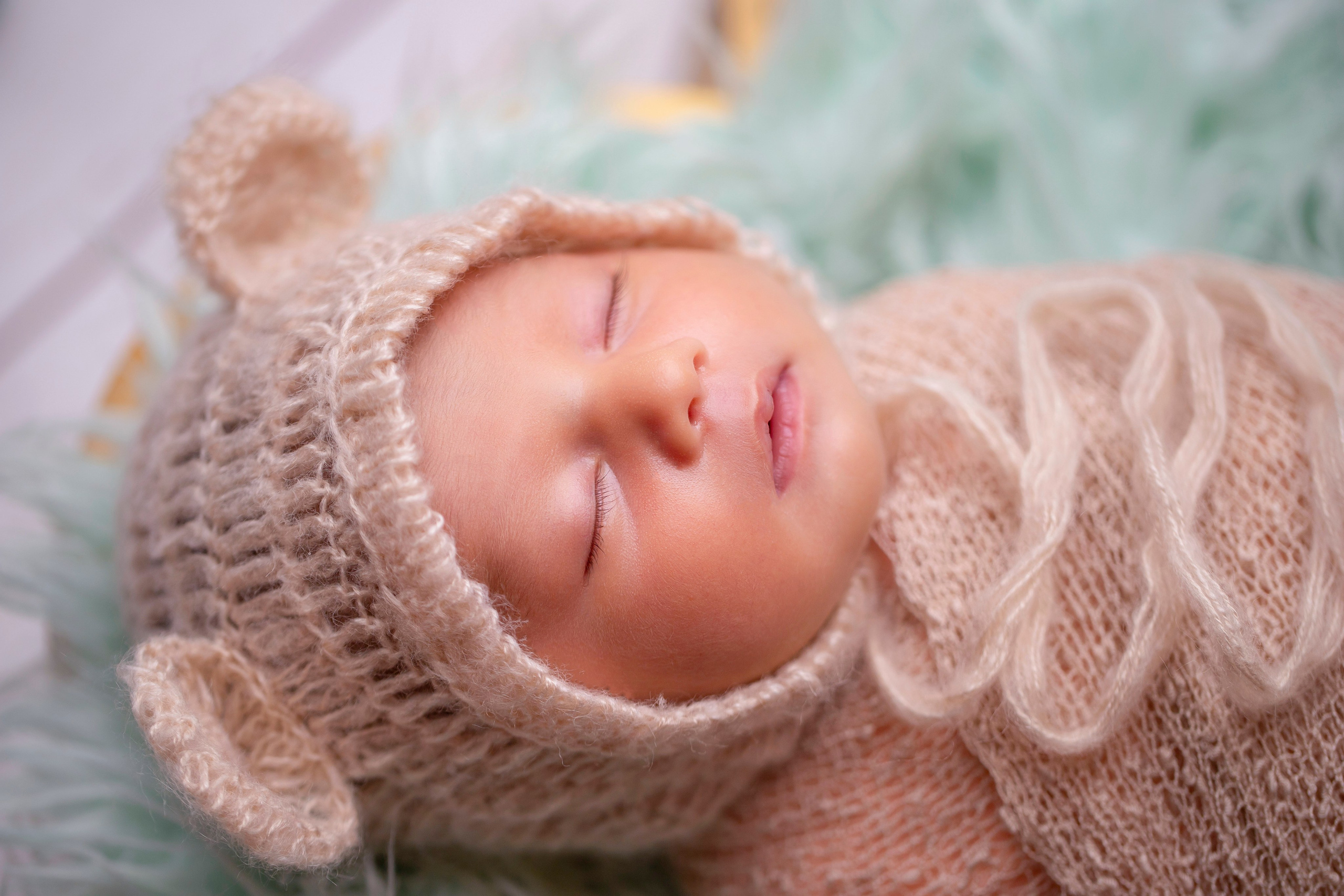 Newborns. Lifestyle and Family Photographer Faryal Saeed