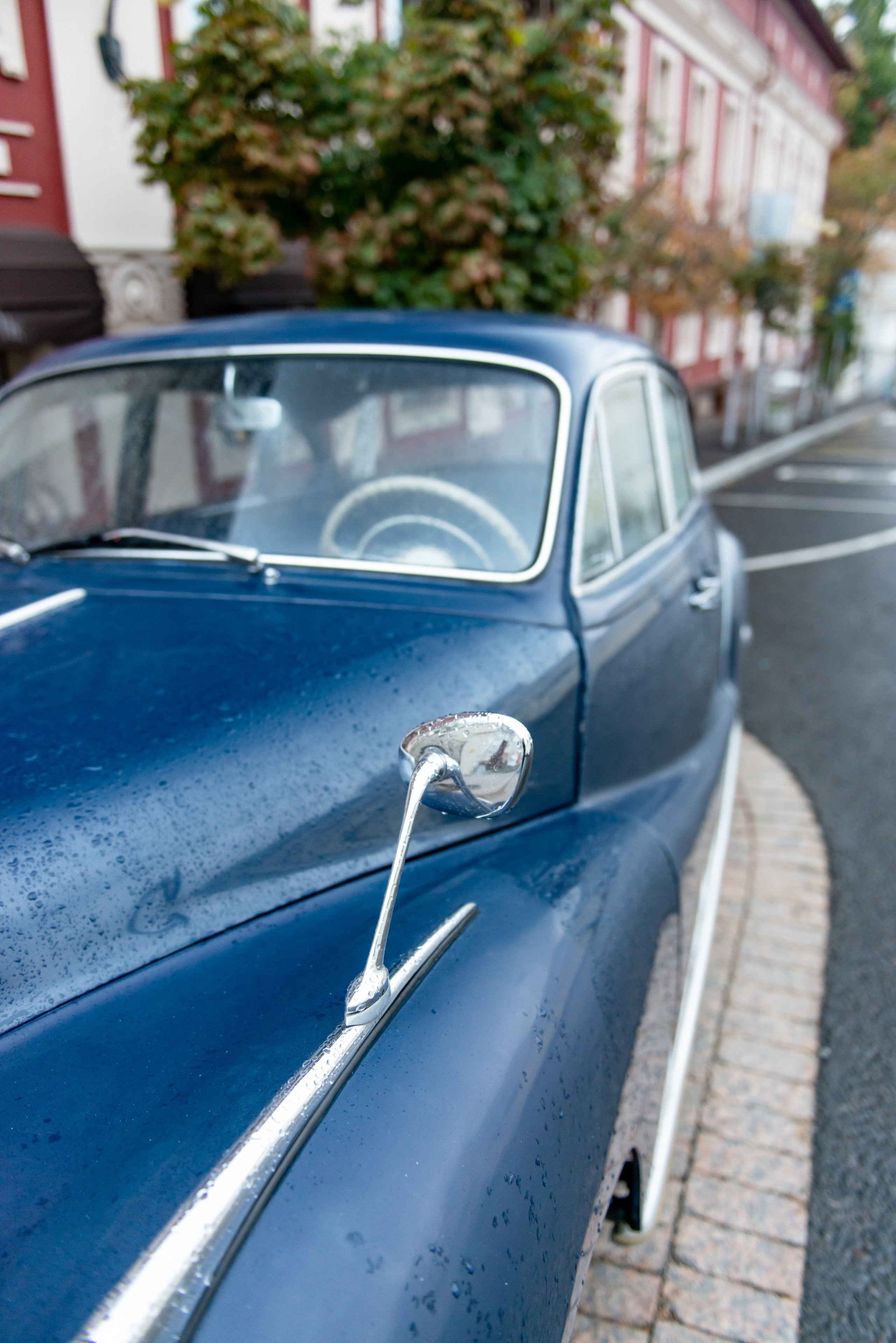 Красивая BMW 501 у ресторана Ноев Ковчег в Москве. PHOTOGRAPHER QUINTANA ROO