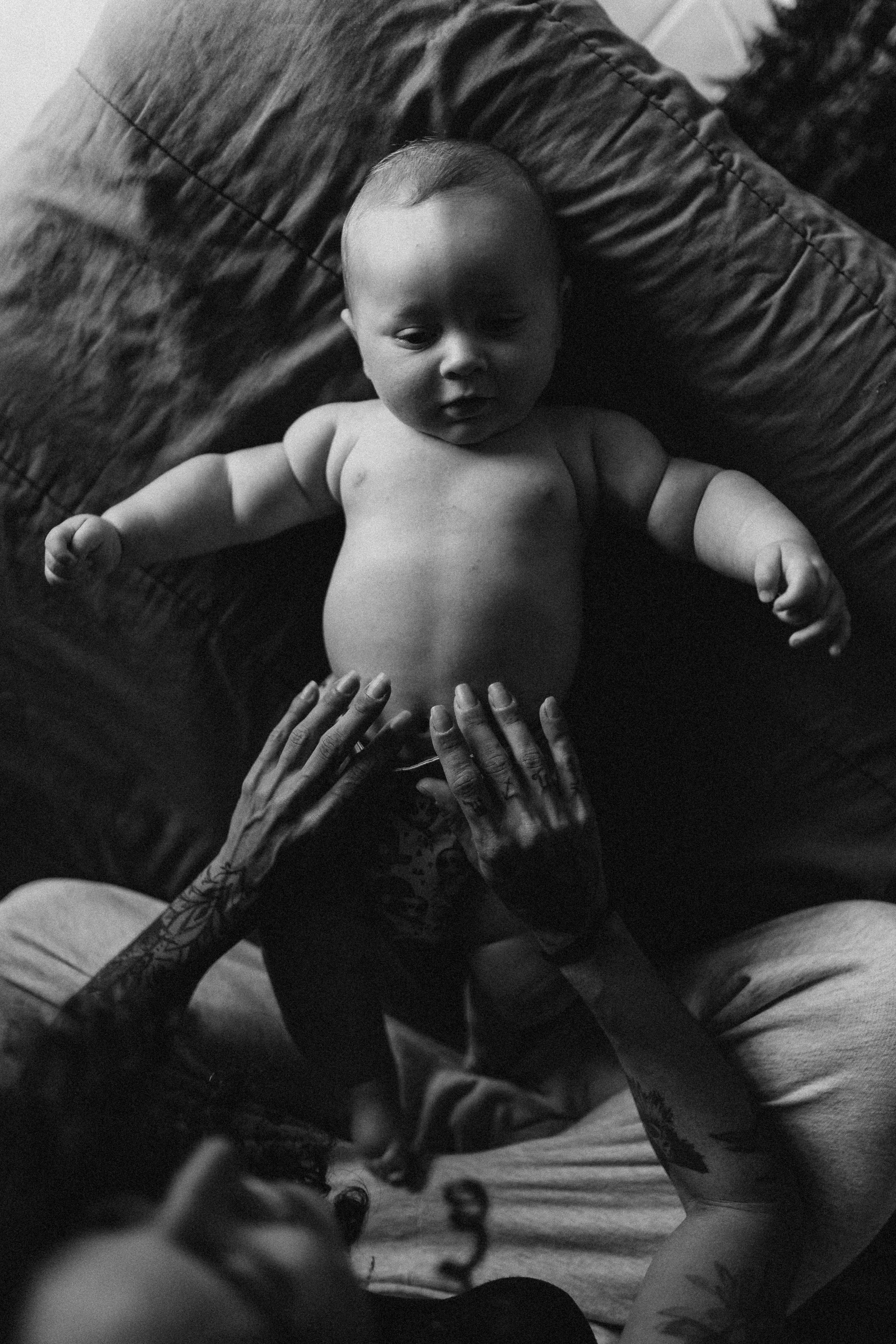 5 Meses do Aruã. Fotografa documental de familia e nascimento em Florianópolis SC Daria Ermolaev