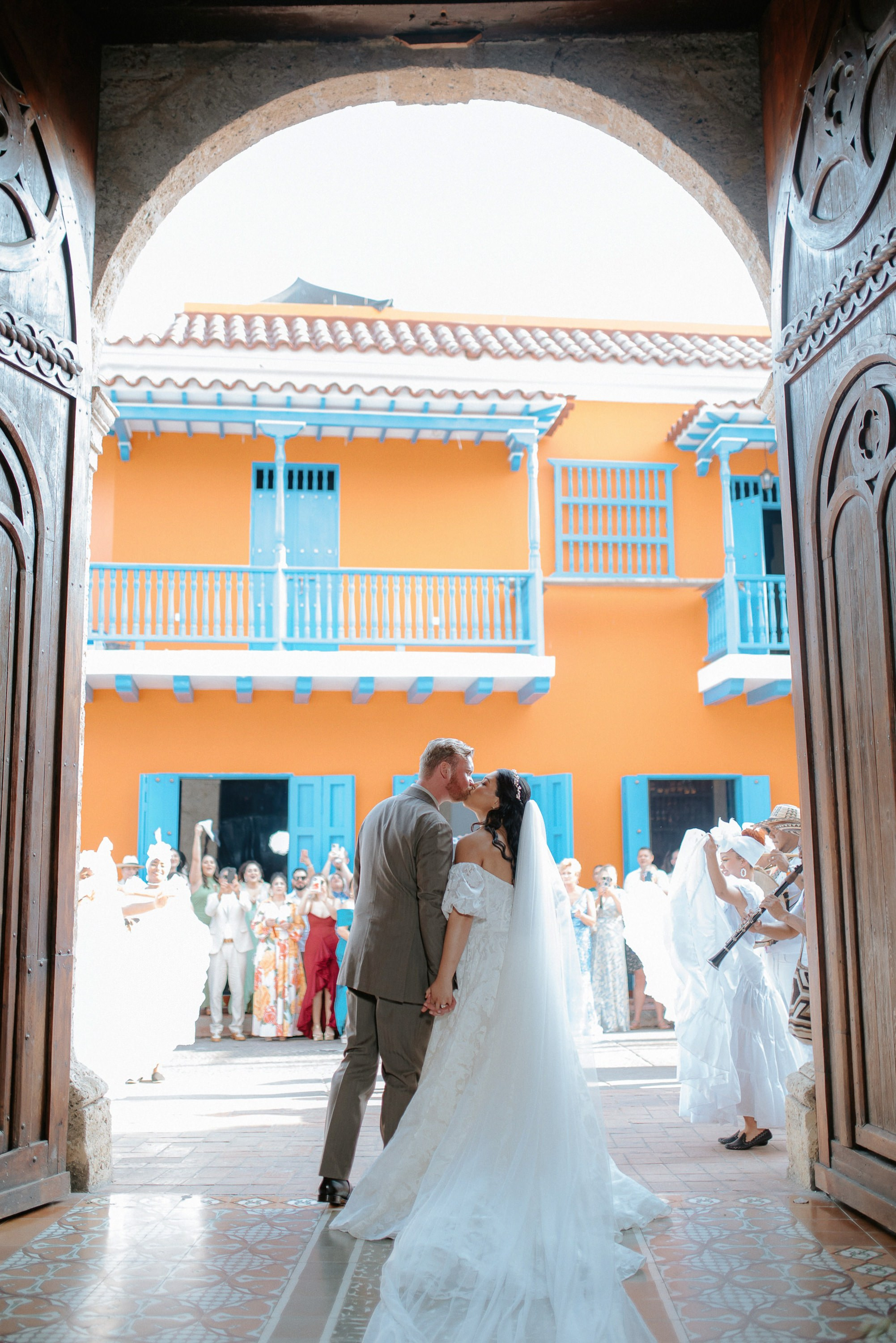 Cindy + Garrett | Destination Wedding Photos in Cartagena 2025 – César Vanegas Photography. César Vanegas Photography | Wedding & Travel Photographer | Cartagena, Colombia