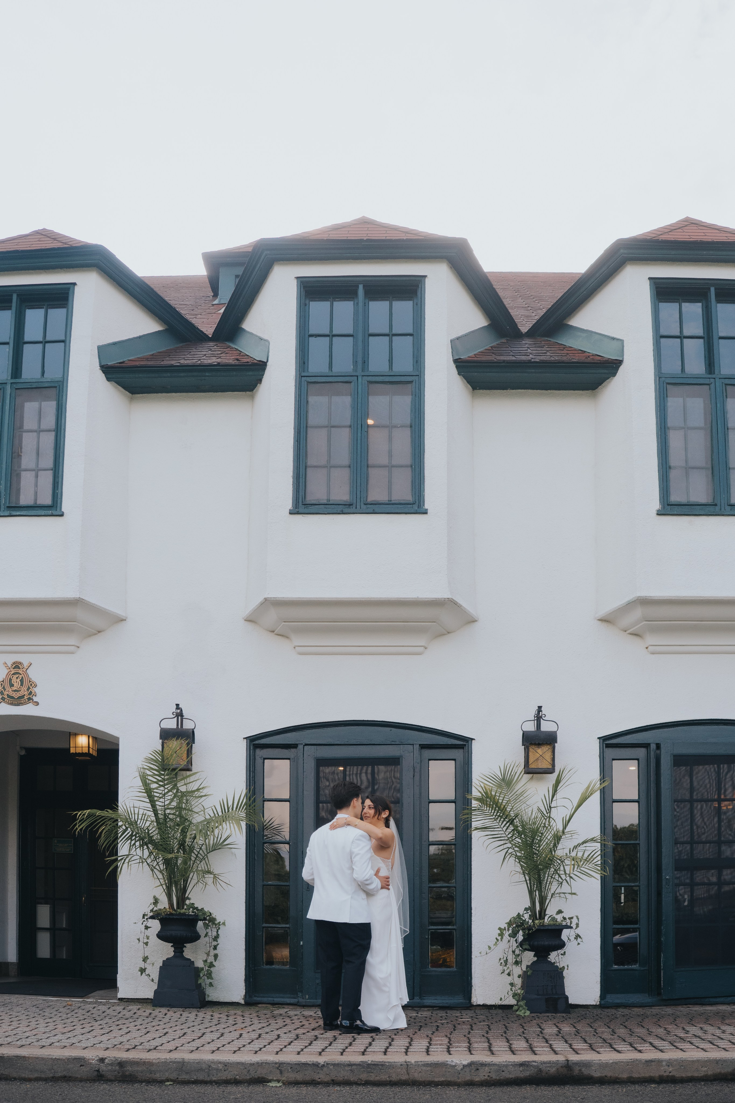 Wedding of Cassandra and Loïc in Beaconsfield, Montreal. Montreal Wedding Photographer — Muriel Oe Photo