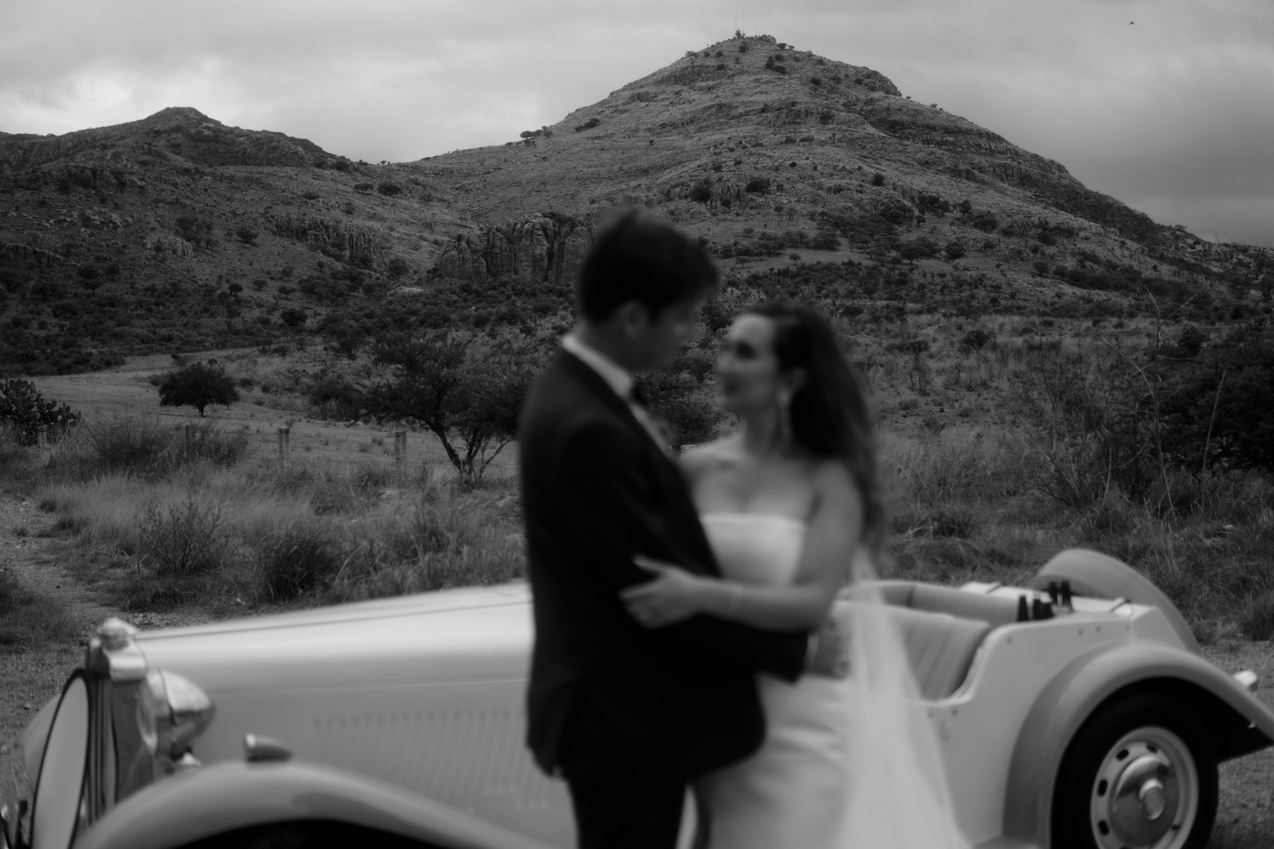 Jorge y Liliana. TWO MILLIMETERS