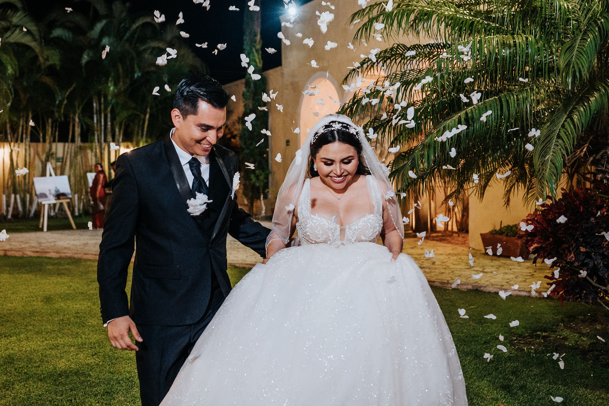 Montse & Jonathan. Fotógrafo de bodas, quince años, familias y fotografía infantil en Mérida Yucatán Alberto Rodriguez