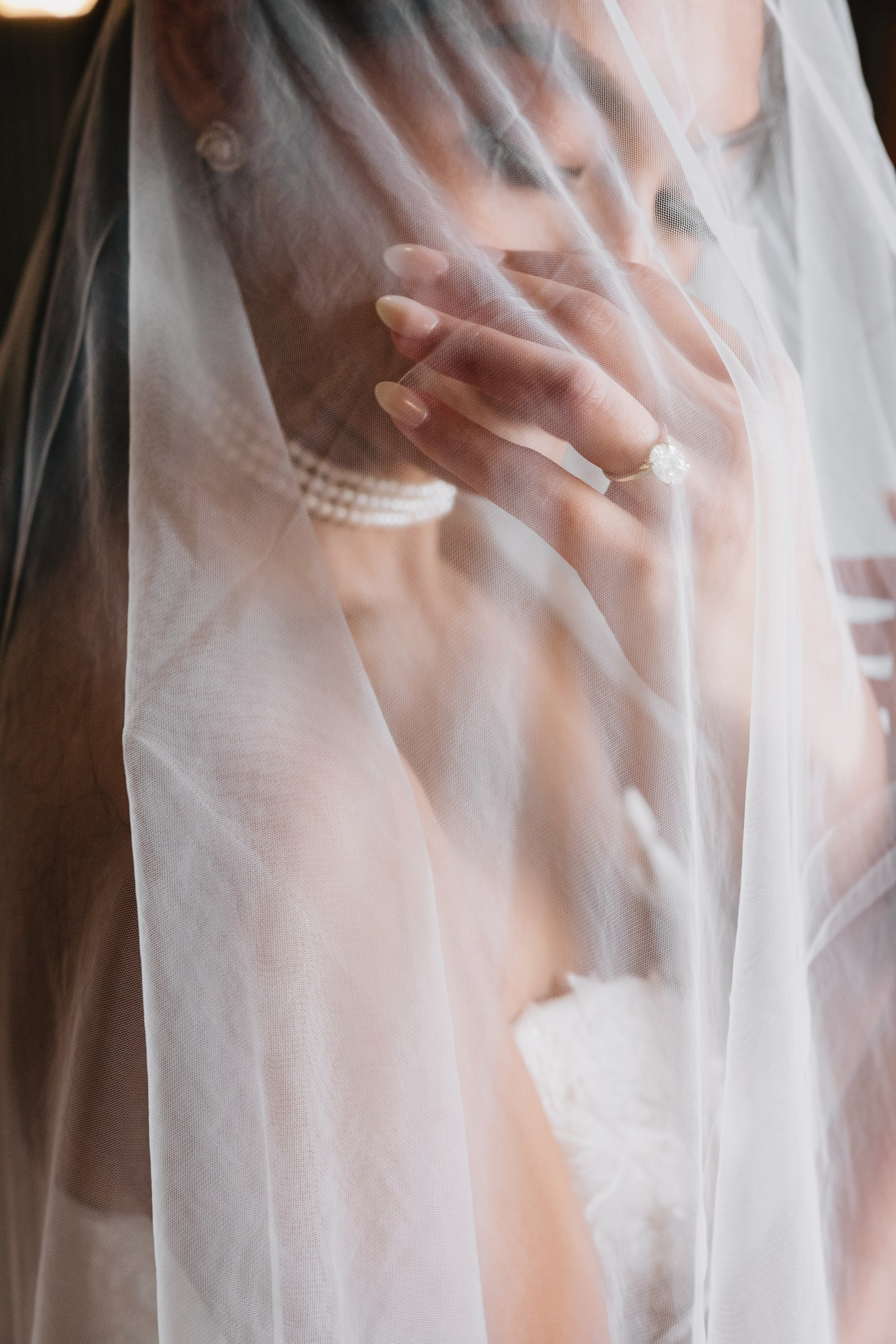 Bodas inolvidables en Colombia: Un fotógrafo con visión, experto en capturar la esencia del romance en los paisajes pintorescos de América Latina.