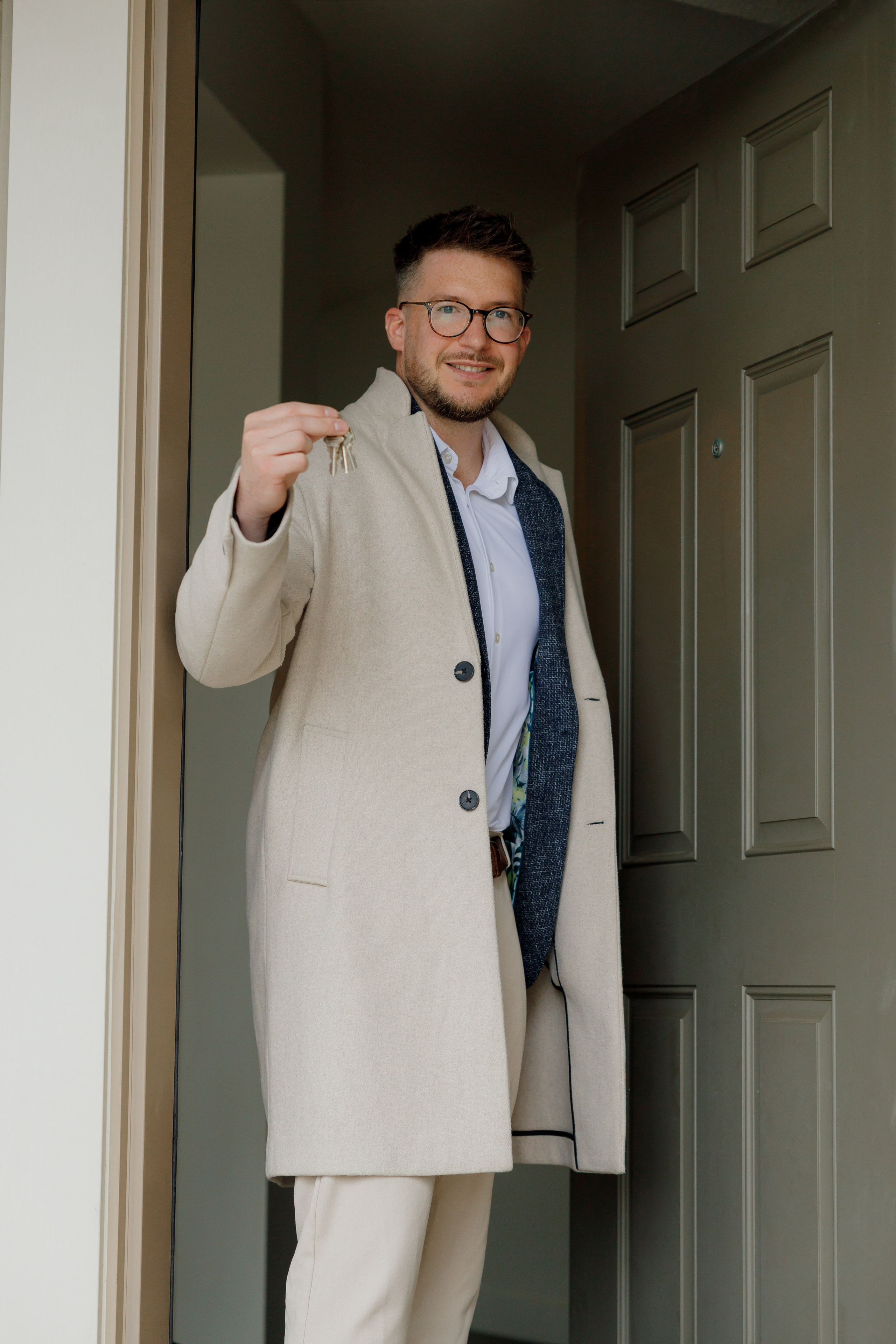 Real Estate Agent. Photographer Elvira Hryshchenko