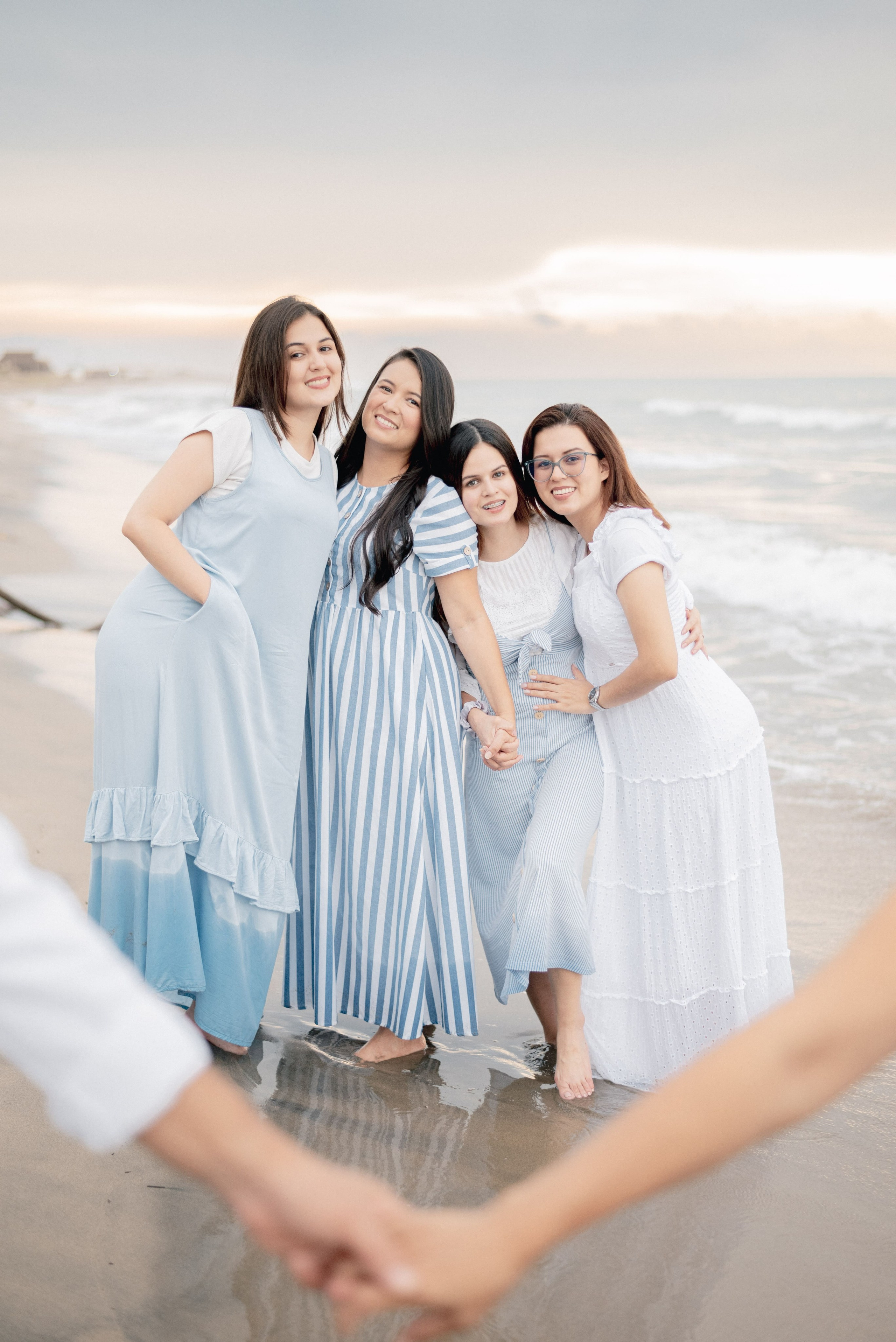 Familia en la playa. Fotógrafos de bodas en Barranquilla, Cartagena y Santa Marta | BanderArt