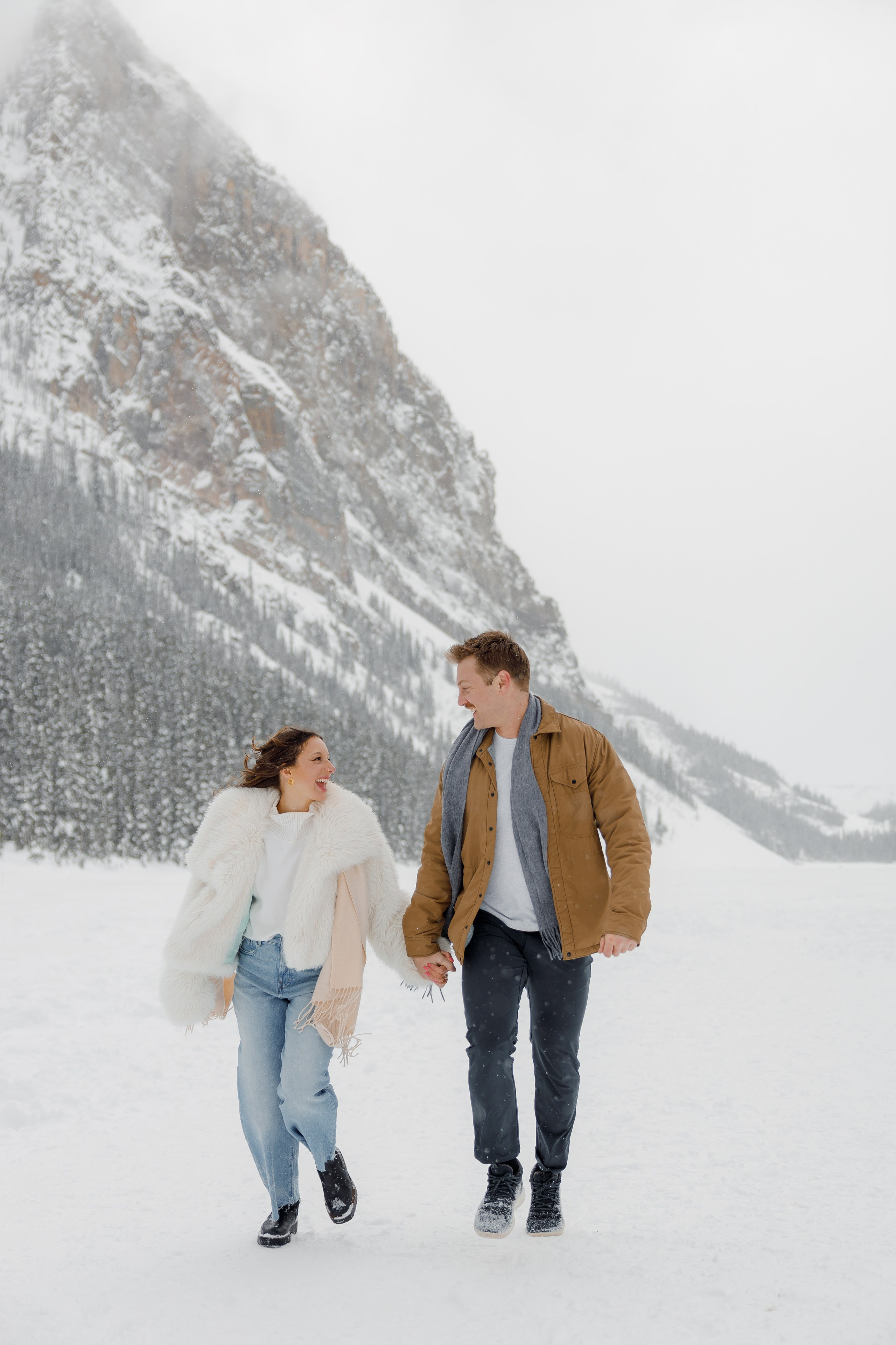 Lake Louise engagement session. Photographer Elvira Hryshchenko