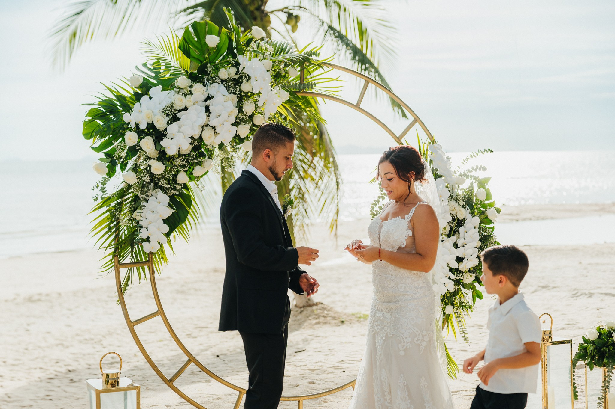 Escape Wedding with Kids on Koh Samui Beach, Thailand