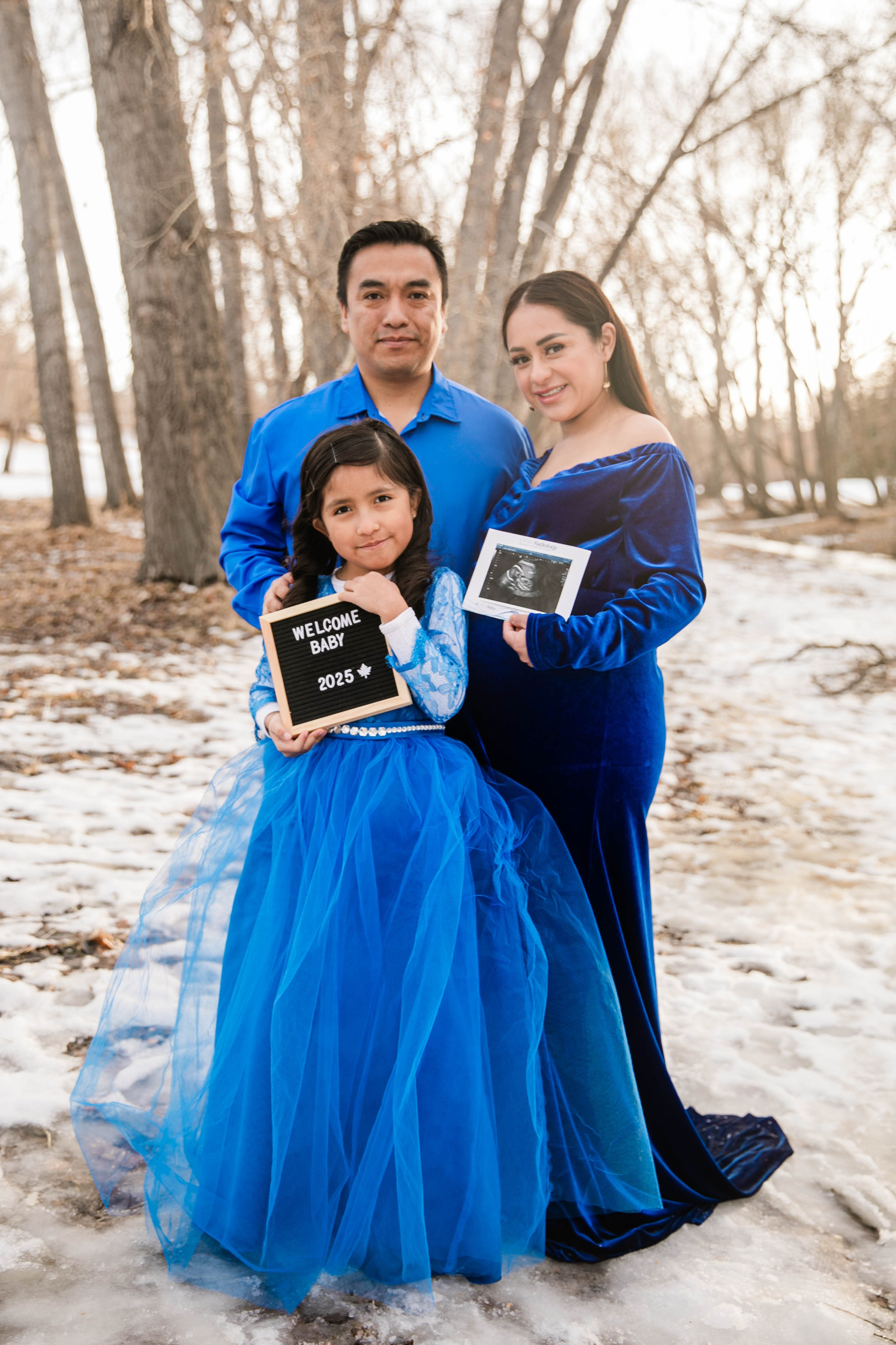 Maternity Photos — Confederation Park — Dulce. Fotografía accesible en Calgary