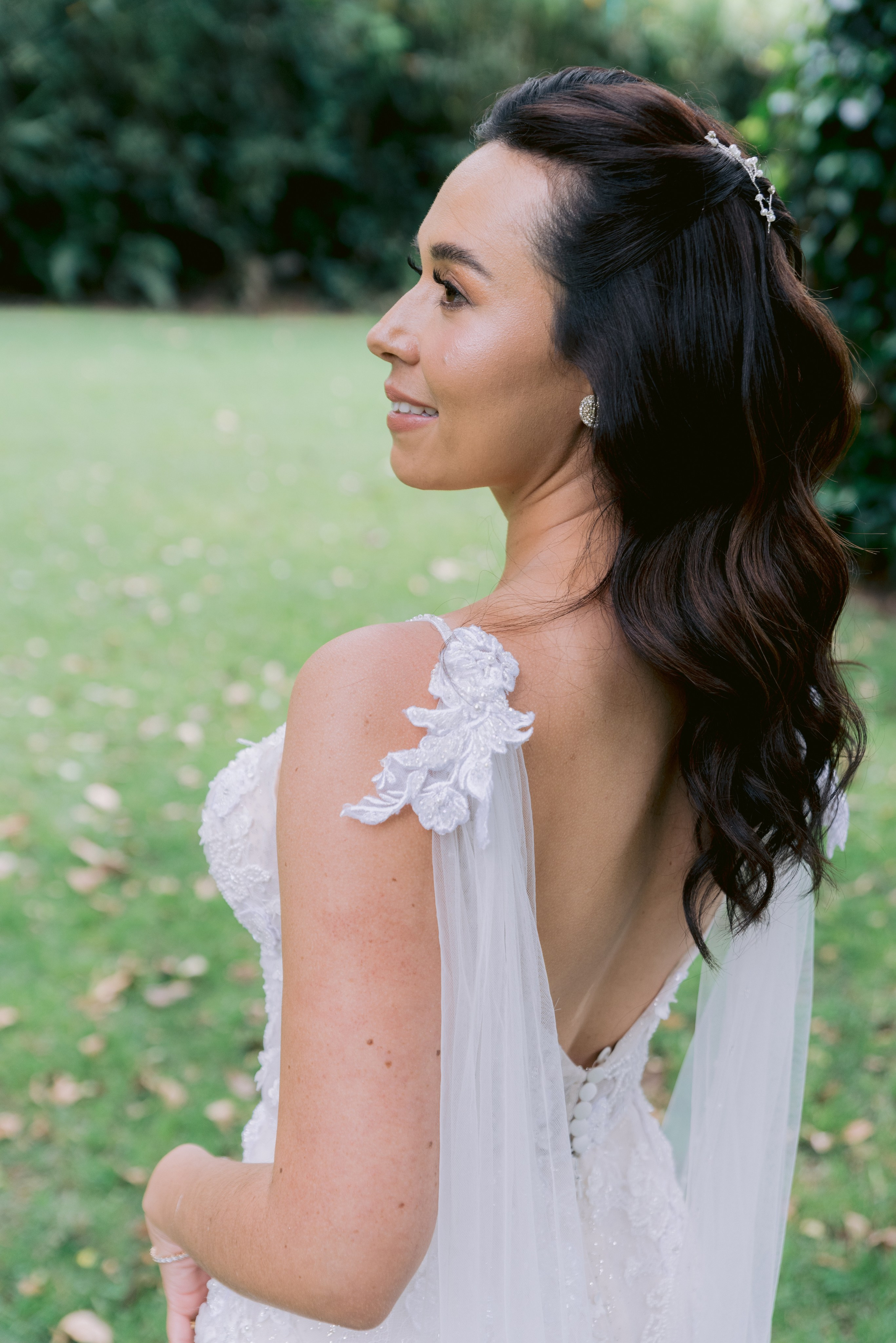 Sesión de novia elegante y editorial en la locación Retiro de San Juan, Colombia.