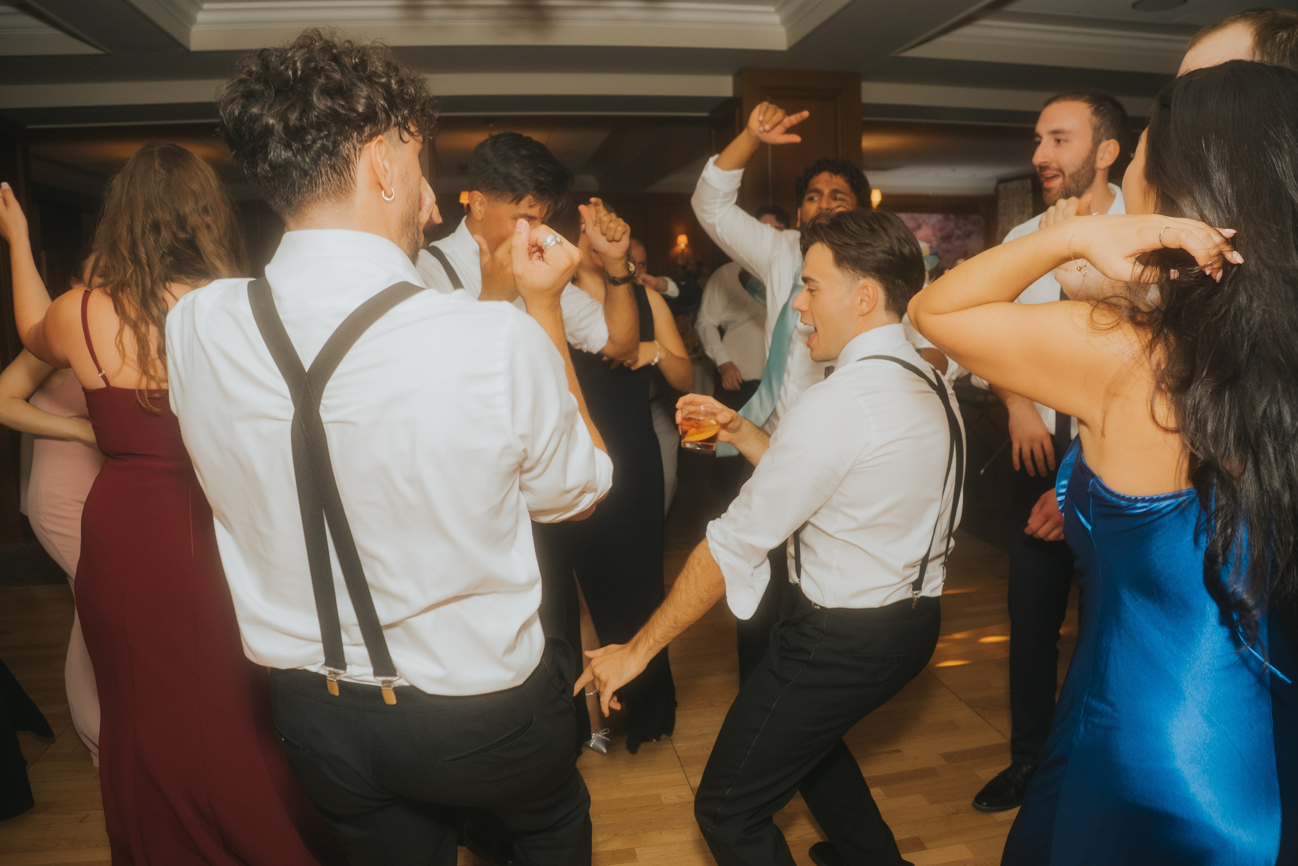 Wedding of Cassandra and Loïc in Beaconsfield, Montreal. Montreal Wedding Photographer — Muriel Oe Photo