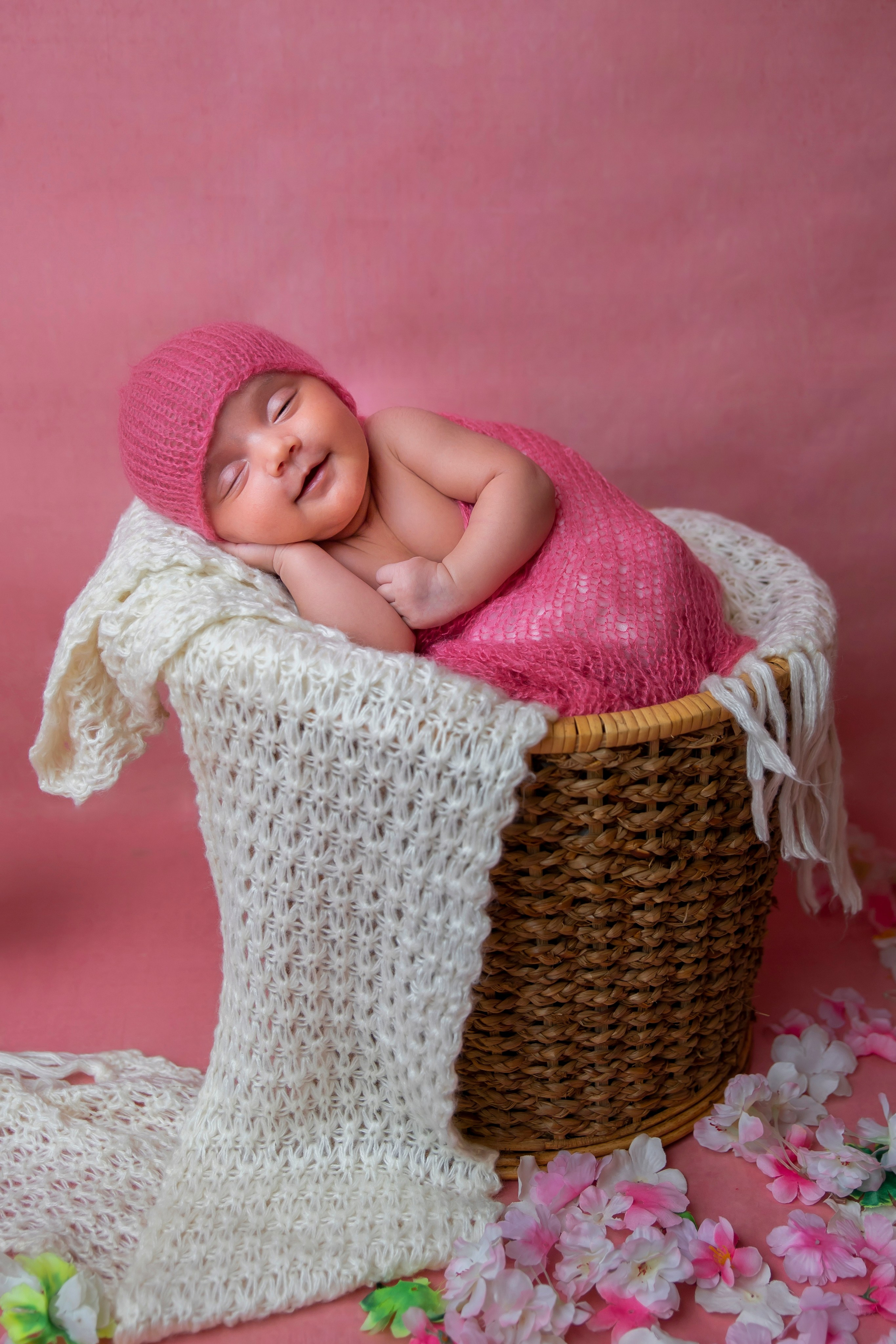 Newborns. Lifestyle and Family Photographer Faryal Saeed