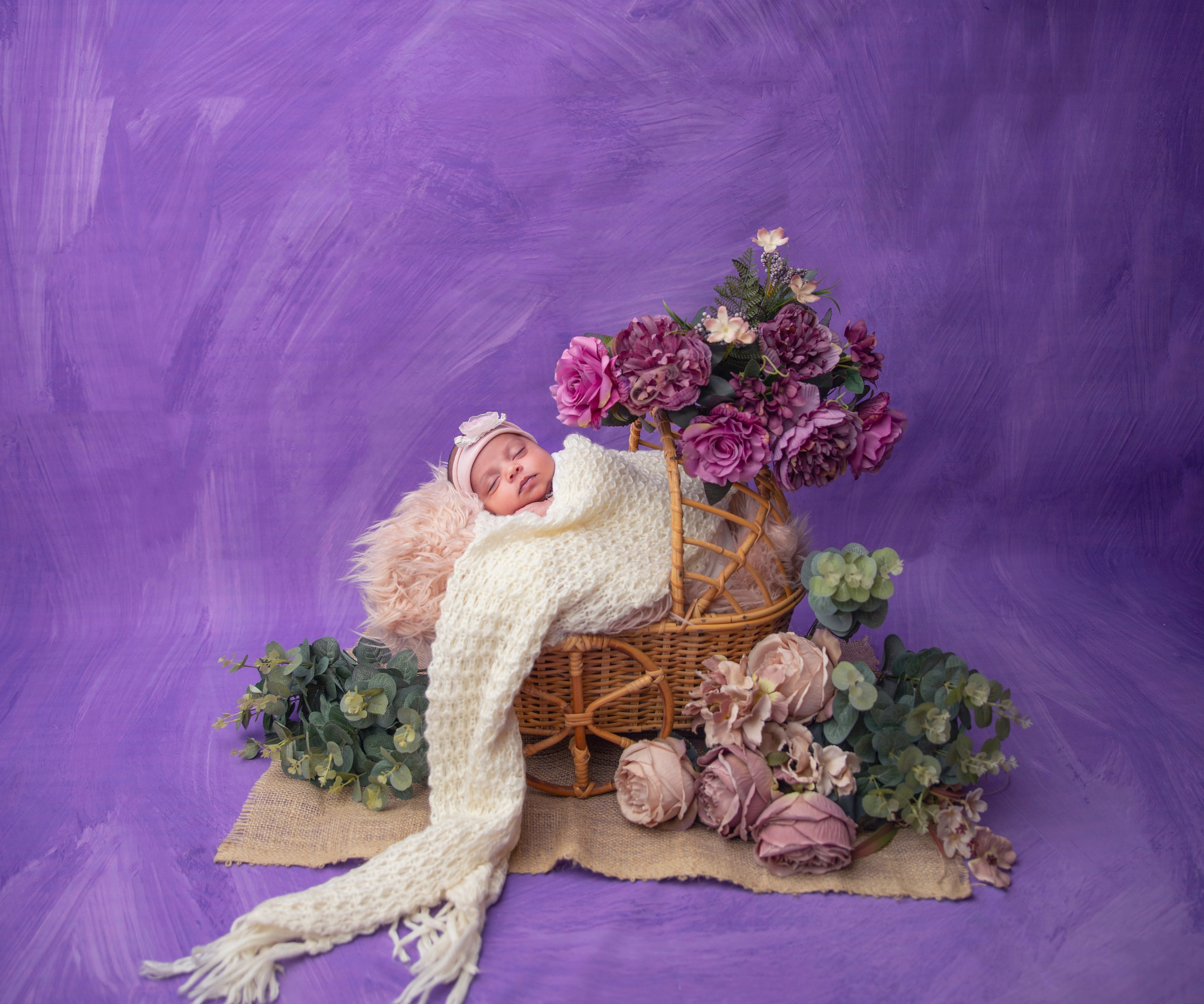 Newborns. Lifestyle and Family Photographer Faryal Saeed