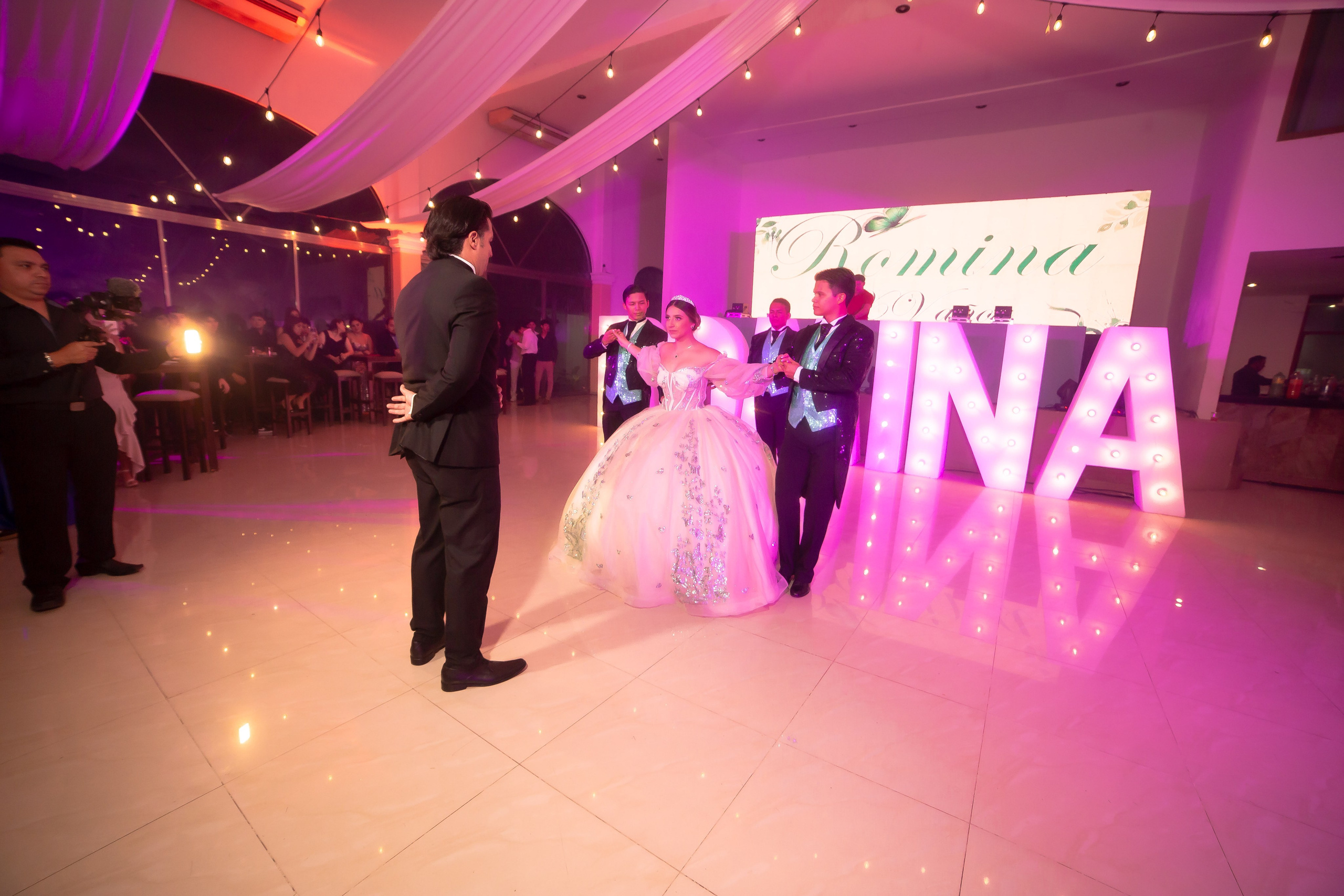 XV AÑOS ROMINA. Simón Enríquez Studio