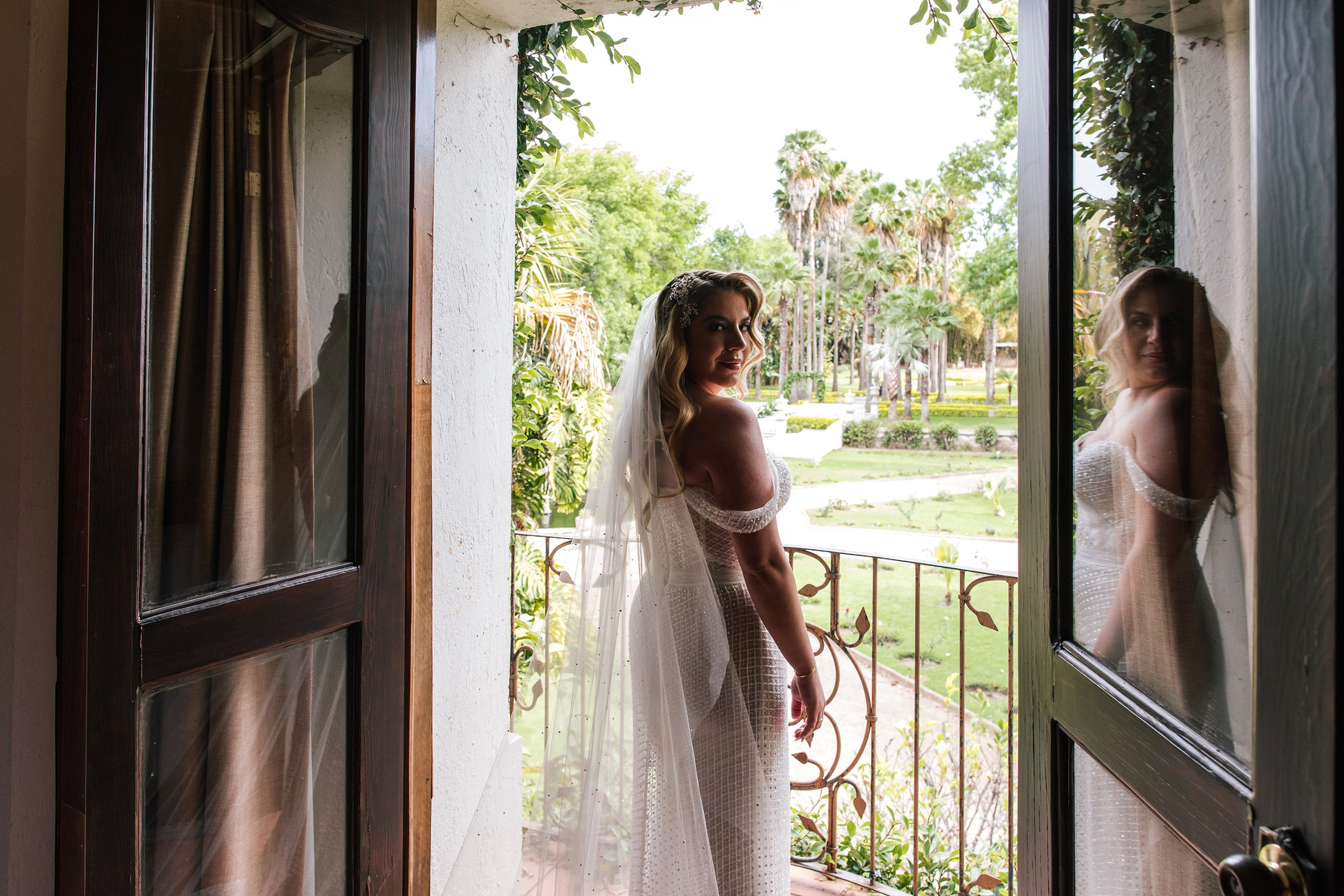 Formal. Wedding Photographer Ruth Preciado