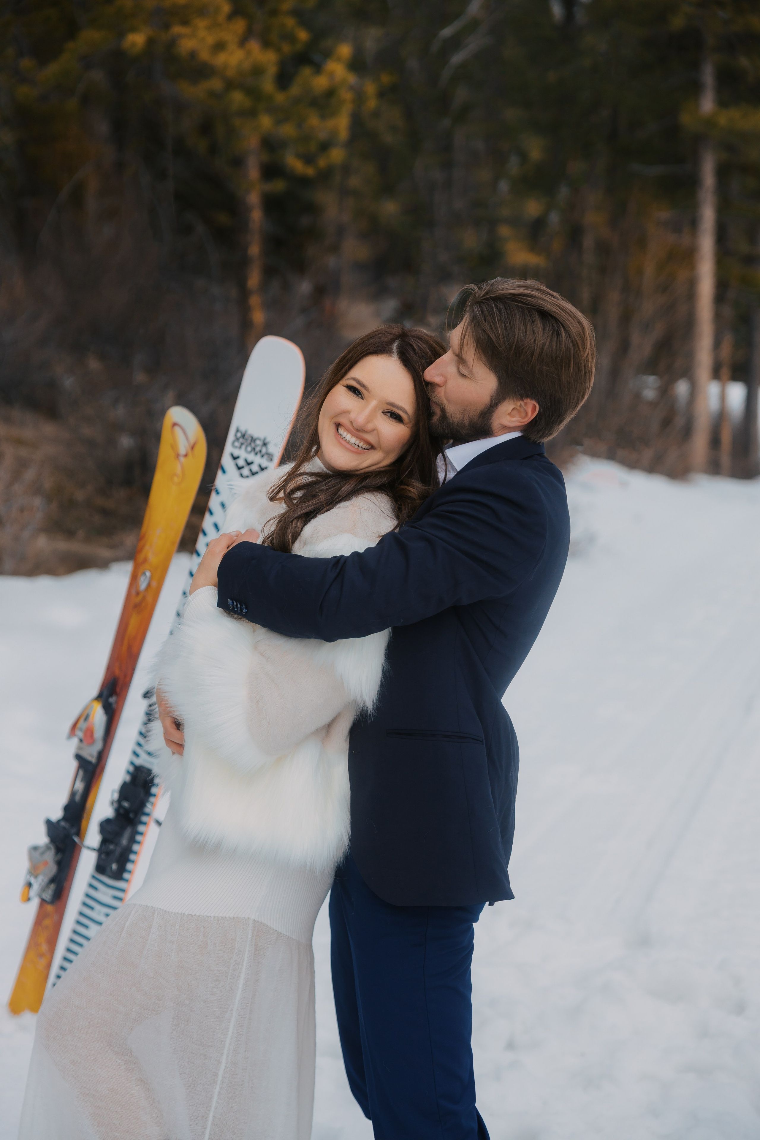 Ski engagement session. Photographer Elvira Hryshchenko