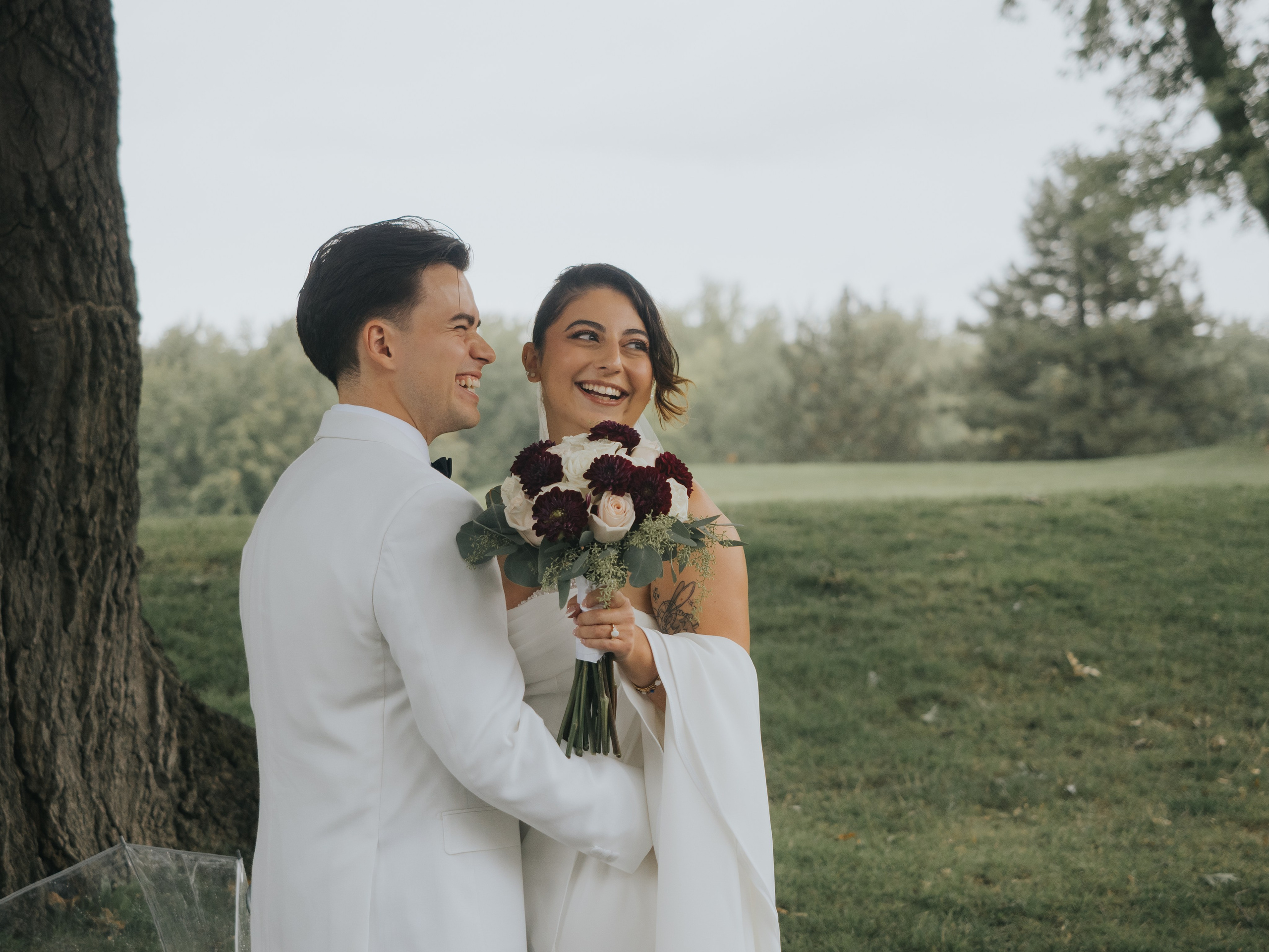 Wedding of Cassandra and Loïc in Beaconsfield, Montreal. Montreal Wedding Photographer — Muriel Oe Photo