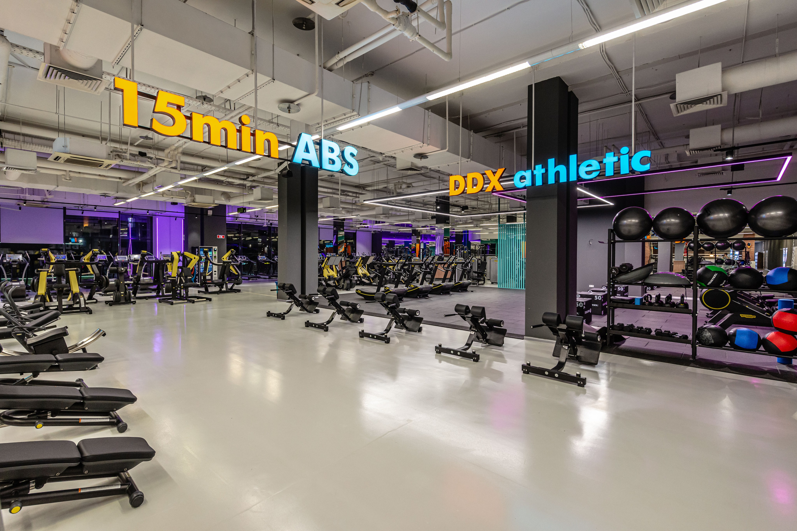 Фитнес-клуб DDX Fitness в Мытищи. FOTÓGRAFO MÉXICO QUINTANA ROO