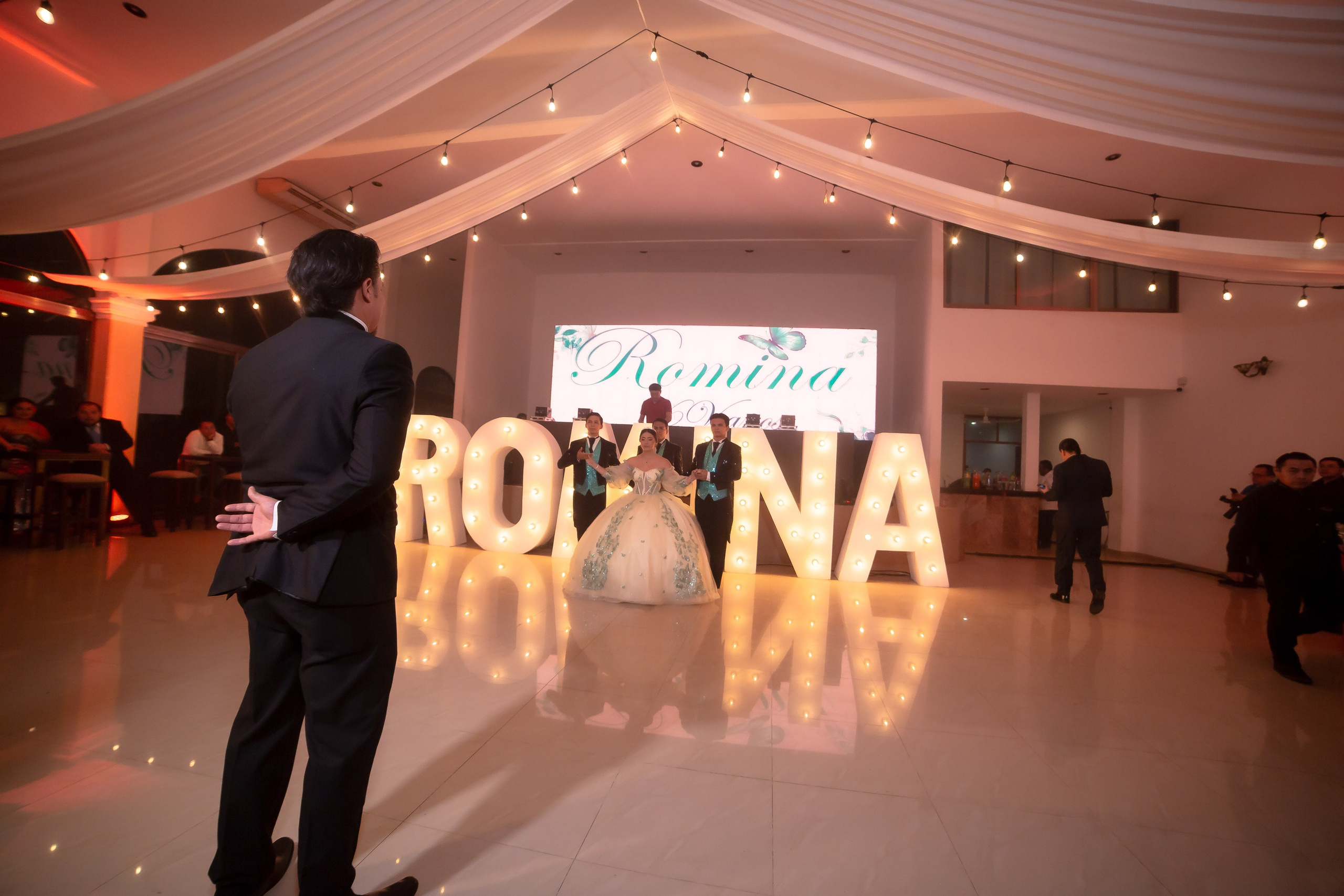 XV AÑOS ROMINA. Simón Enríquez Studio