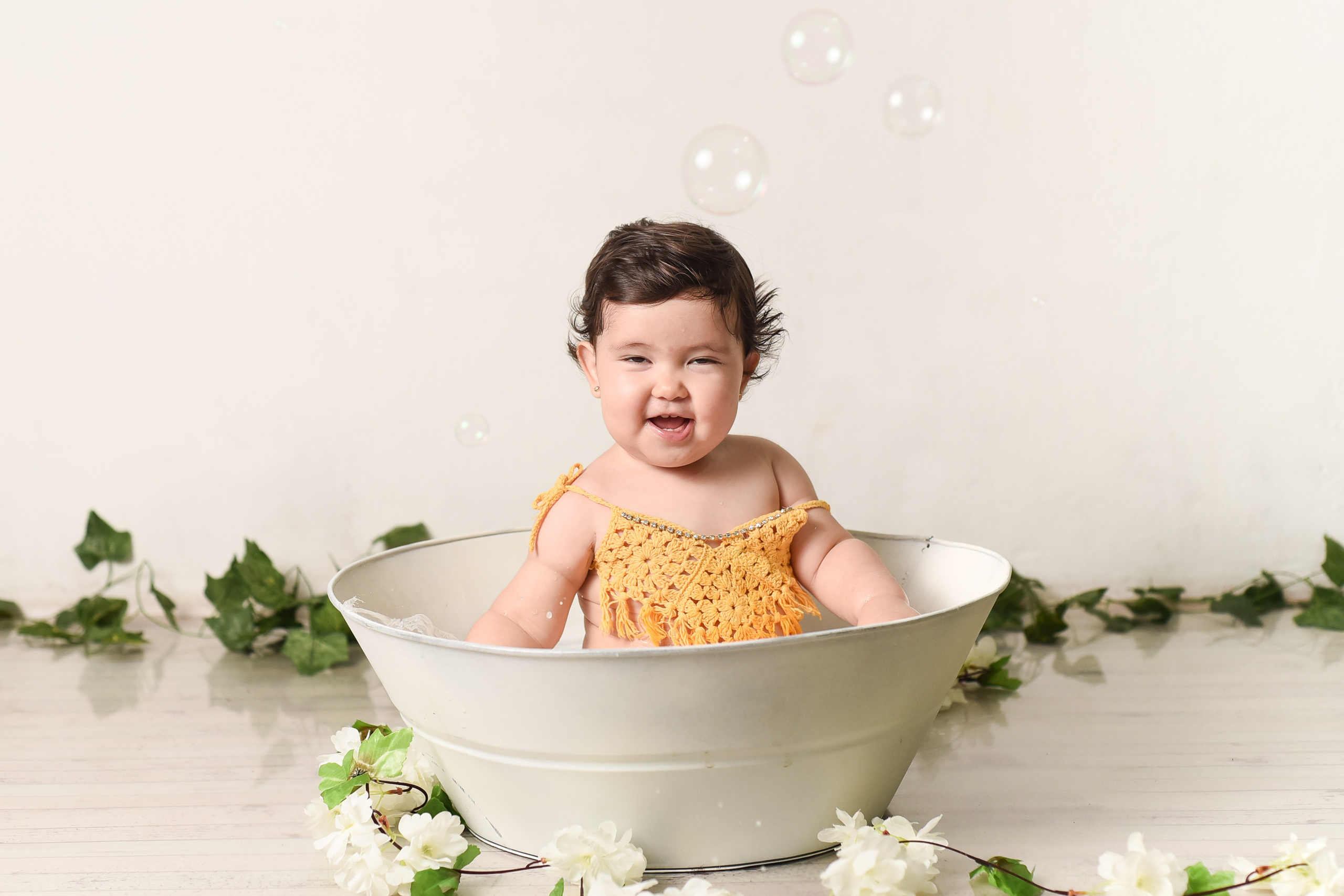 Sesión 1er añito de Juli. Temática: Abejita de Plim Plim +  Mini Sesión Navideña. Fotografo de casamiento en misiones y fotógrafo de familia  Posadas