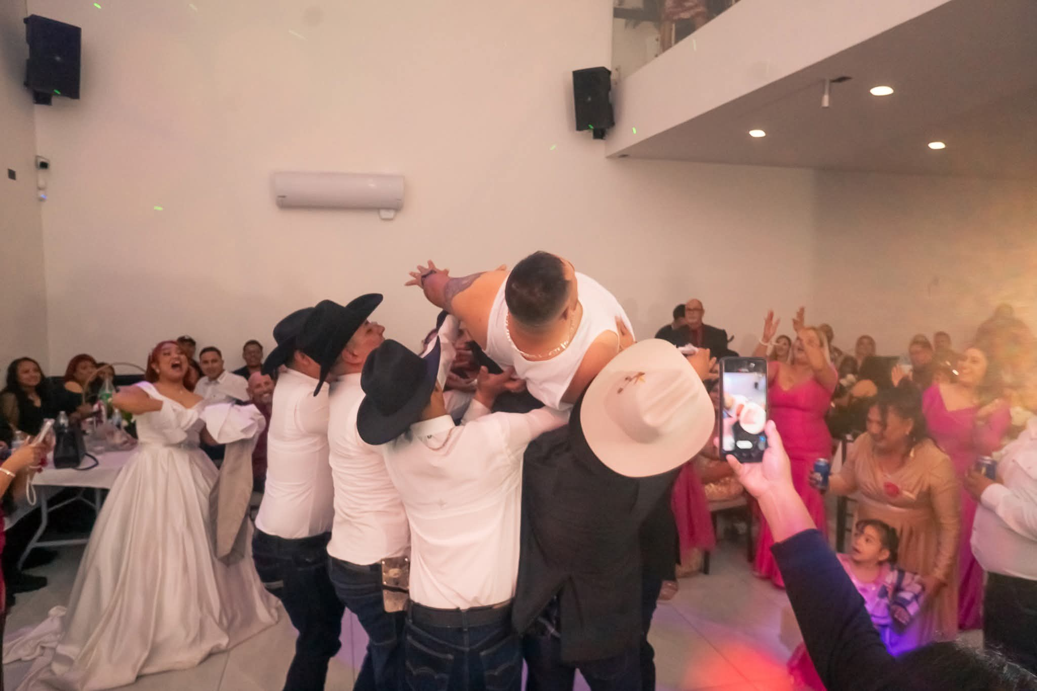 Bodas. Https://fotorecuerdosjrz.com/