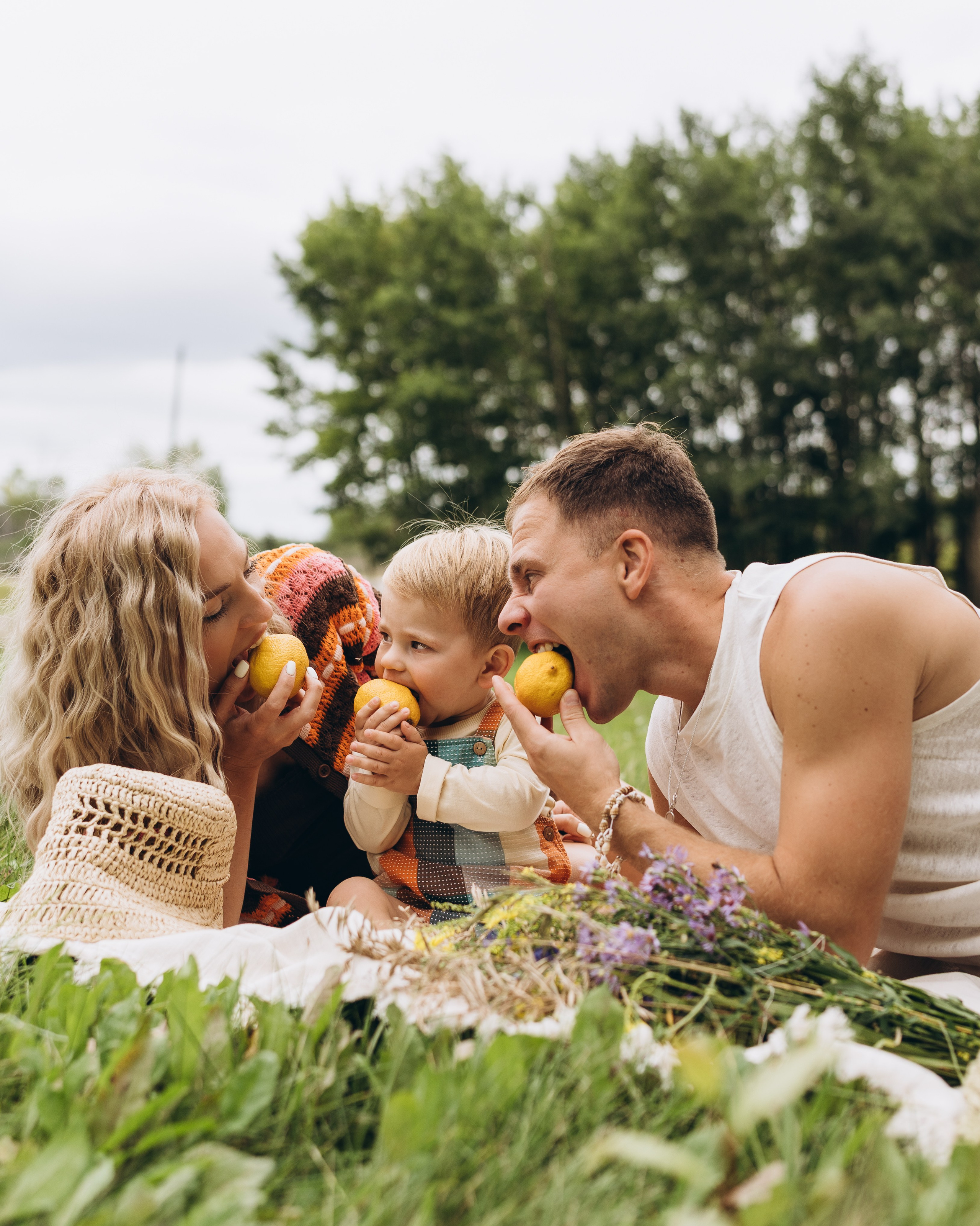 Roksolana & fam. Calgary Wedding & Lifestyle Photographer — Yevhen Polishchuk