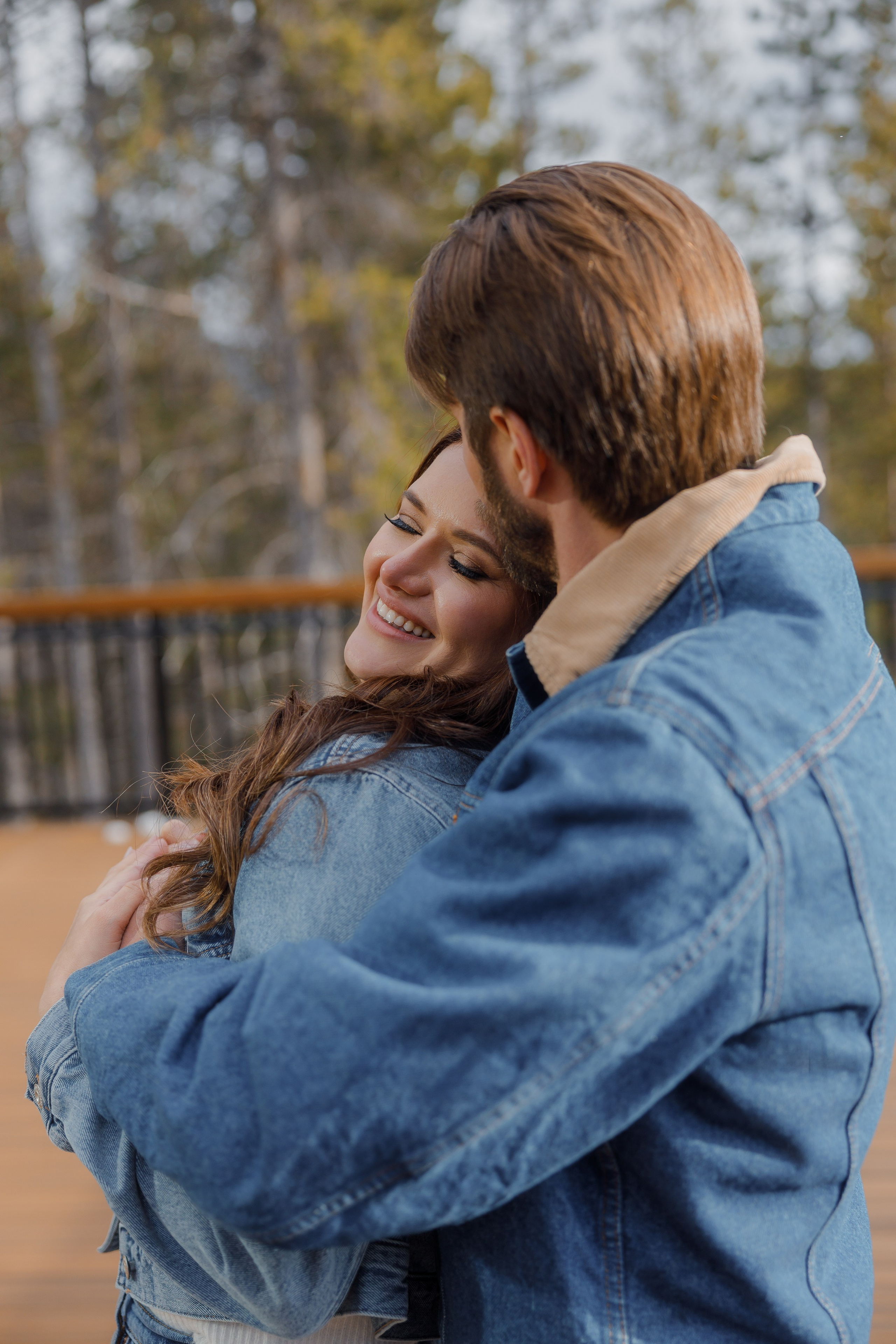Ski engagement session. Photographer Elvira Hryshchenko